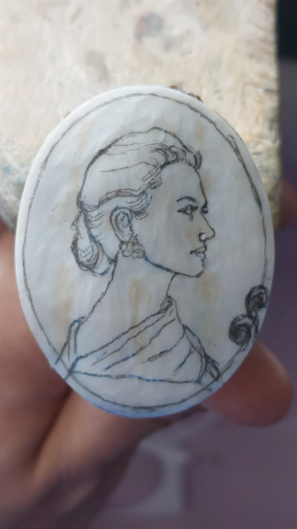 Personalised portrait cameo ring
