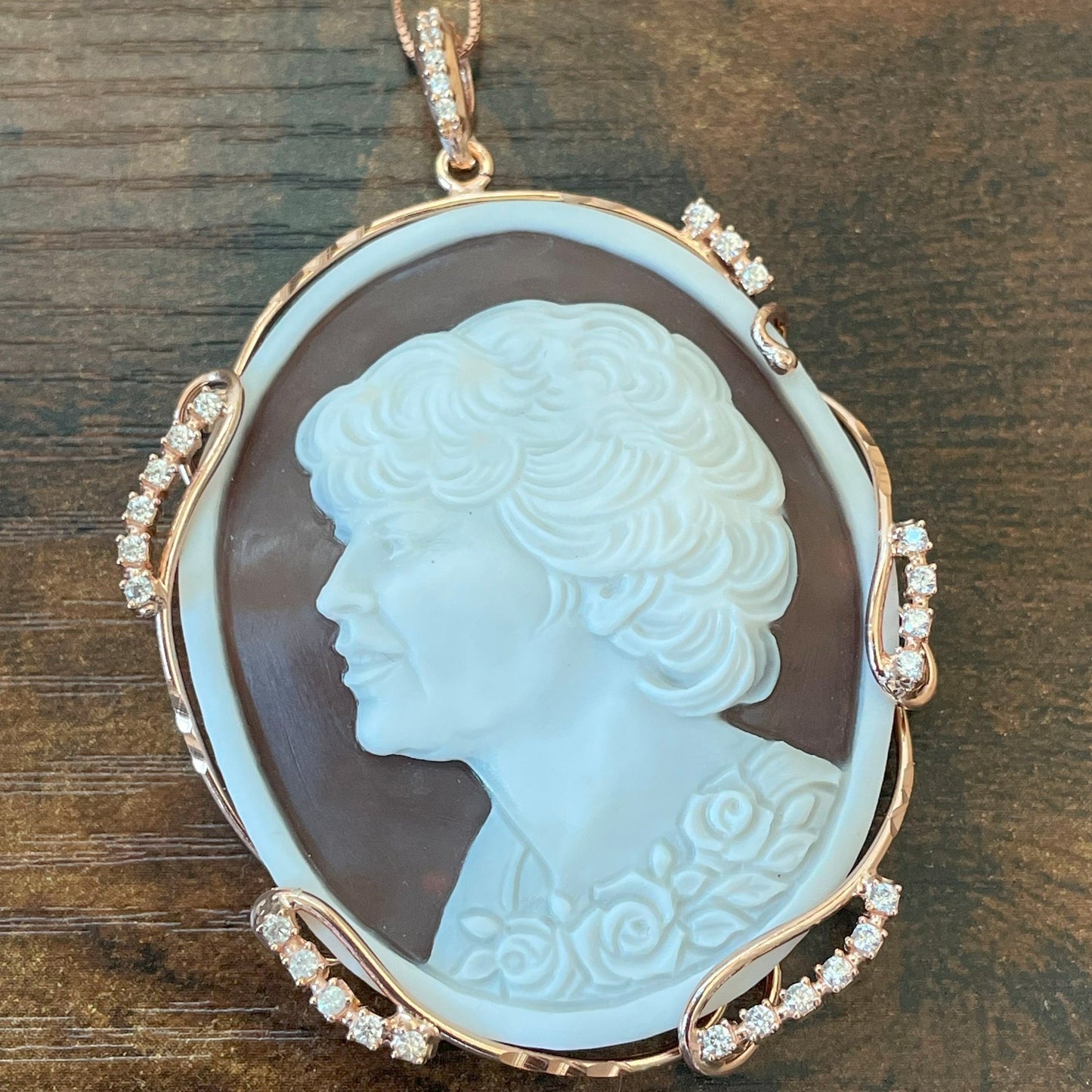 Personalised cameo, portrait cameo, cameo necklace, custom necklace, anniversary, made in Italy, personalised handmade gift, wedding, bridal
