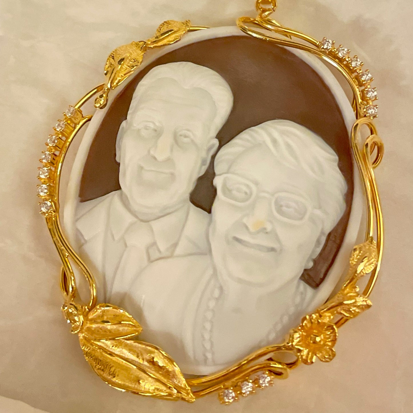 Personalised cameo, portrait cameo, cameo necklace, custom necklace, anniversary, made in Italy, personalised handmade gift, wedding, bridal