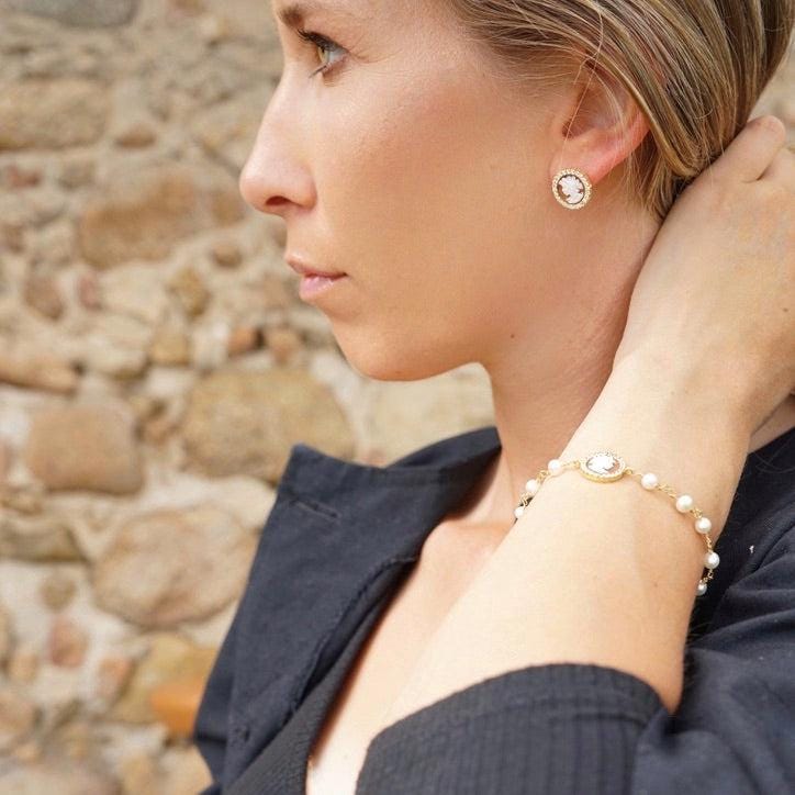 Joanne Cameo pearl set