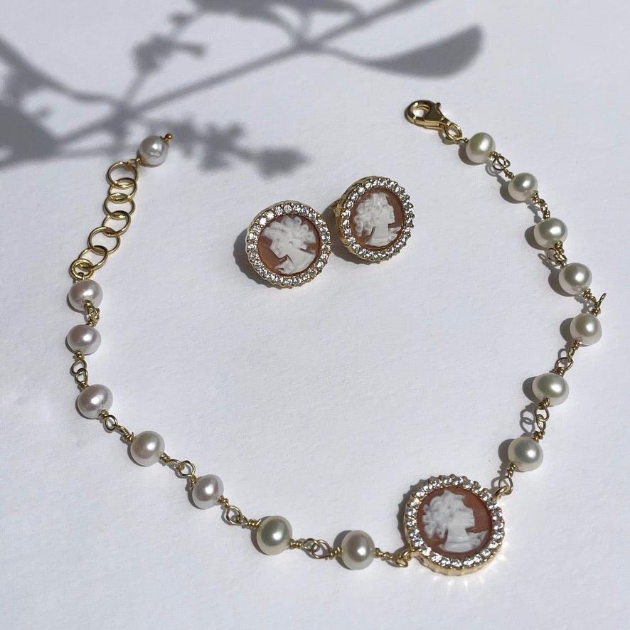 Joanne Cameo pearl set