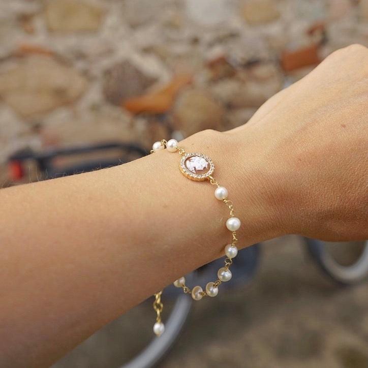 Joanne Cameo pearl set