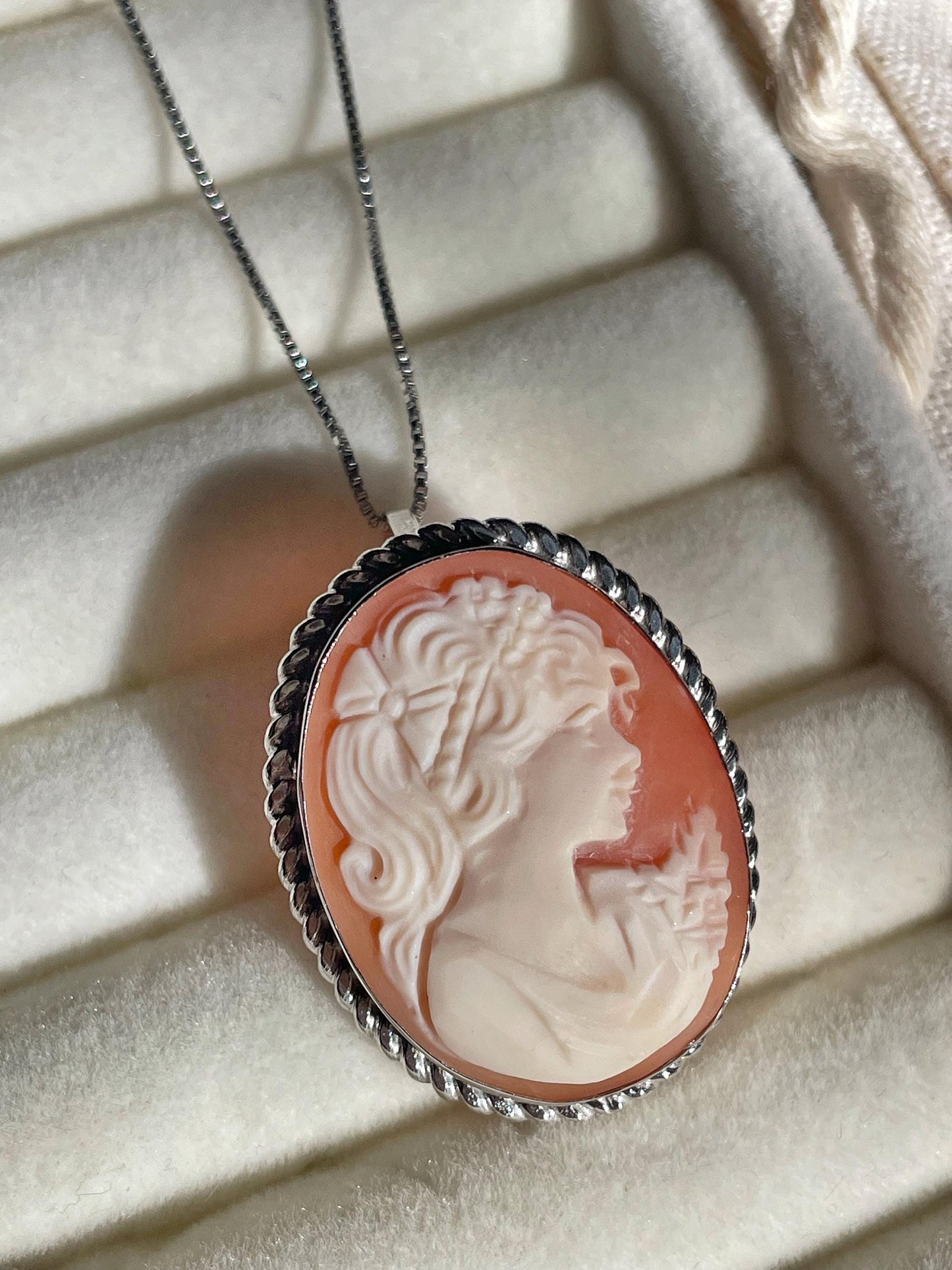 GIRL WITH BOW IN HER HAIR CAMEO NECKLACE