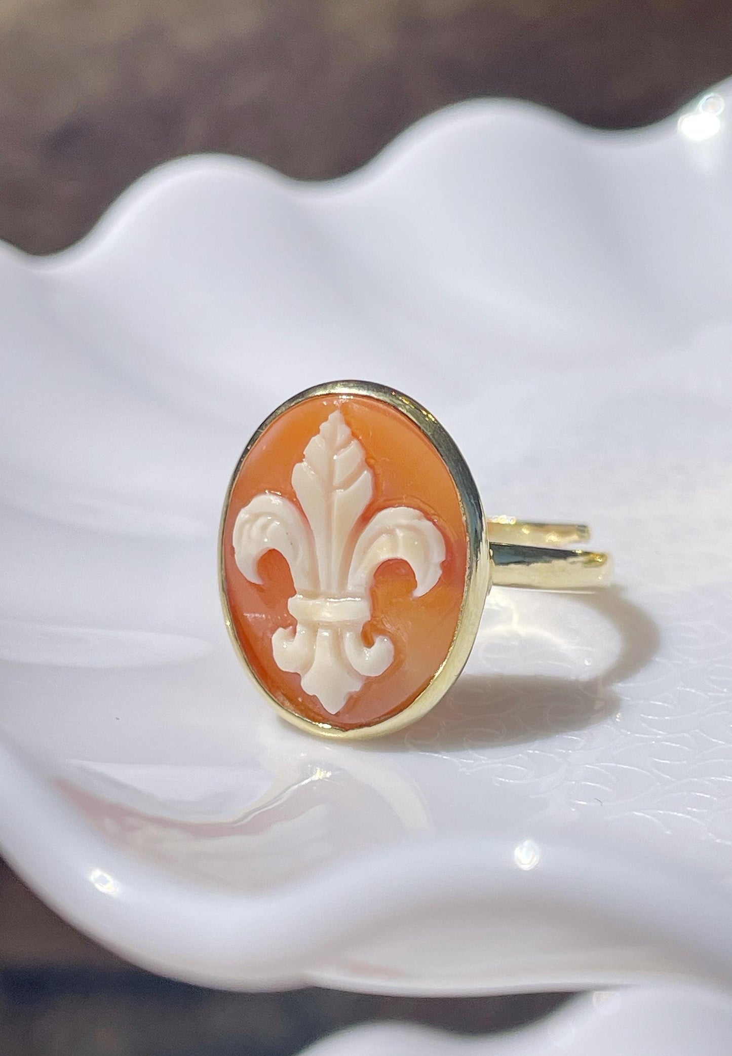 Fleur de Lis Cameo Ring 20mm