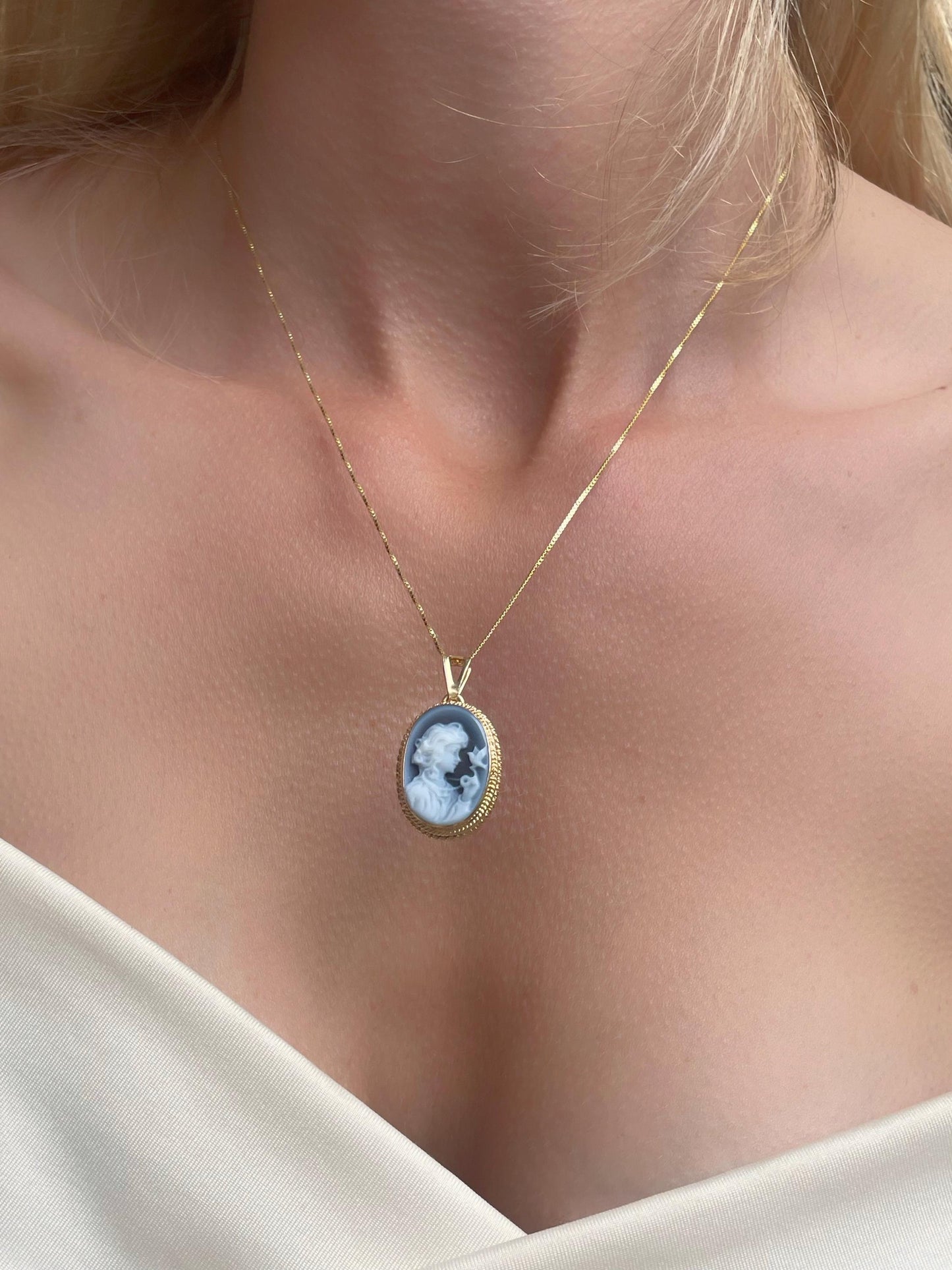 SARI NECKLACE -LADY & BIRD-