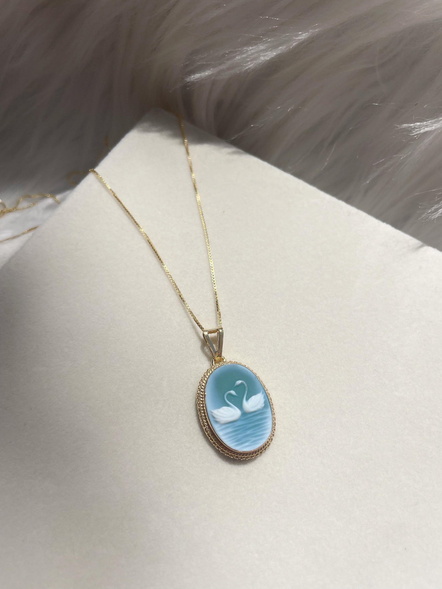 Swan cameo necklace, 18k gold, silver sterling 925, made in Italy, gift for her, bird lover, cameo necklace, animal necklace, swan jewelry