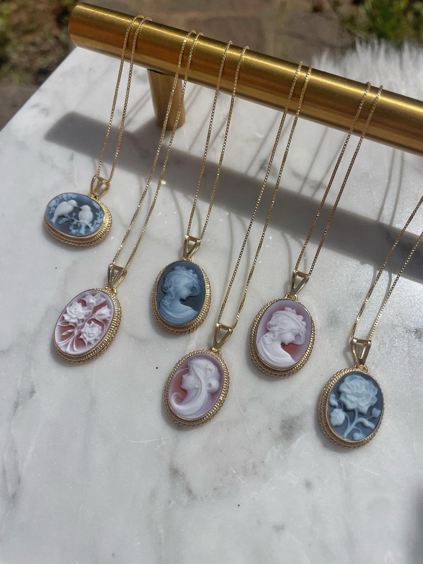 CHARMING LADY CAMEO