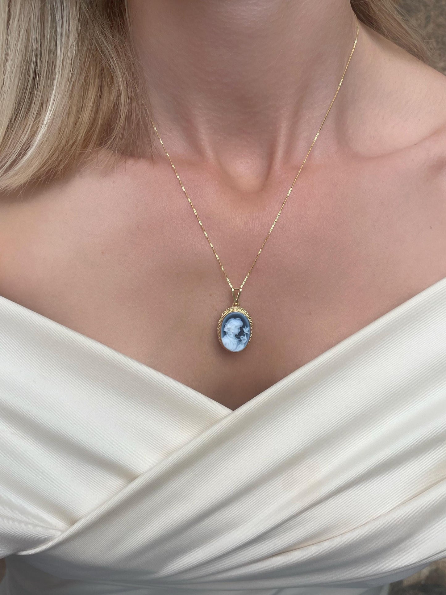 SARI NECKLACE -LADY & BIRD-