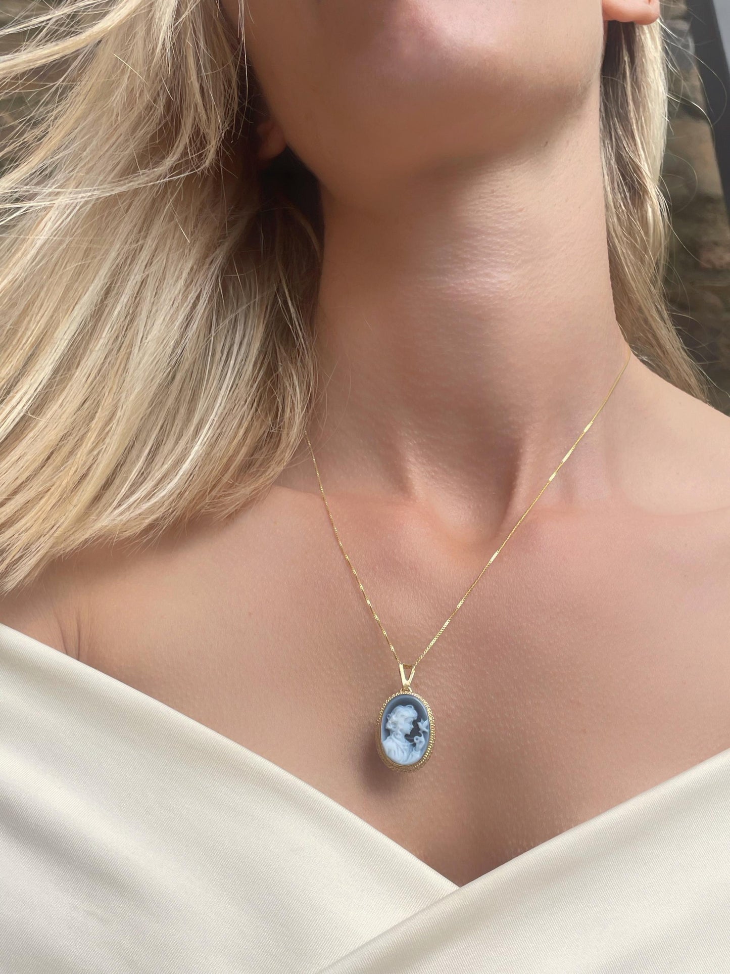 SARI NECKLACE -LADY & BIRD-