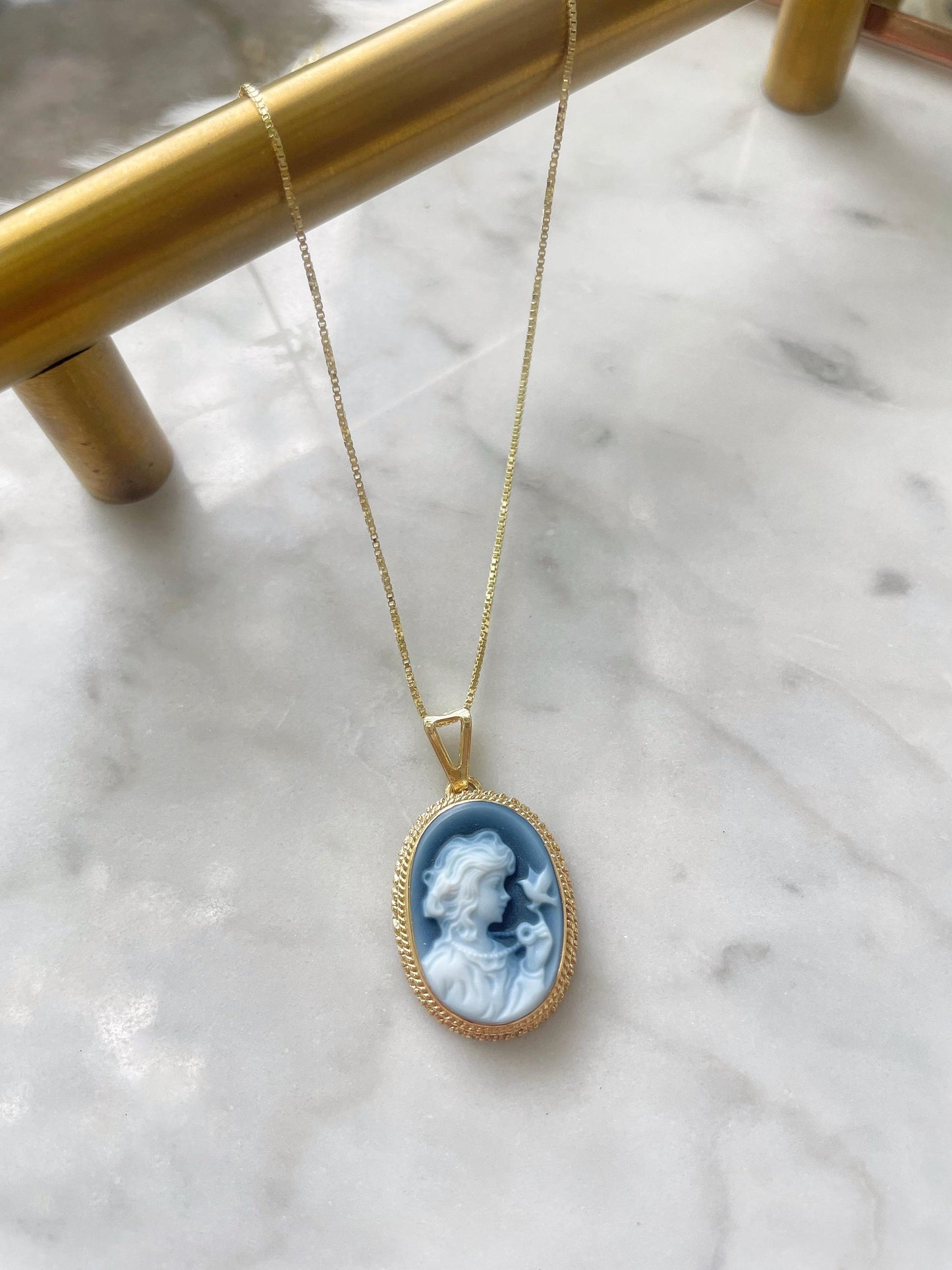 SARI NECKLACE -LADY & BIRD-