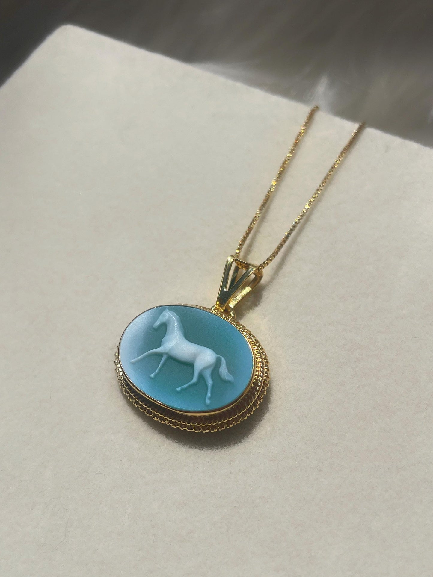 Horse cameo necklace -TURQUOISE-