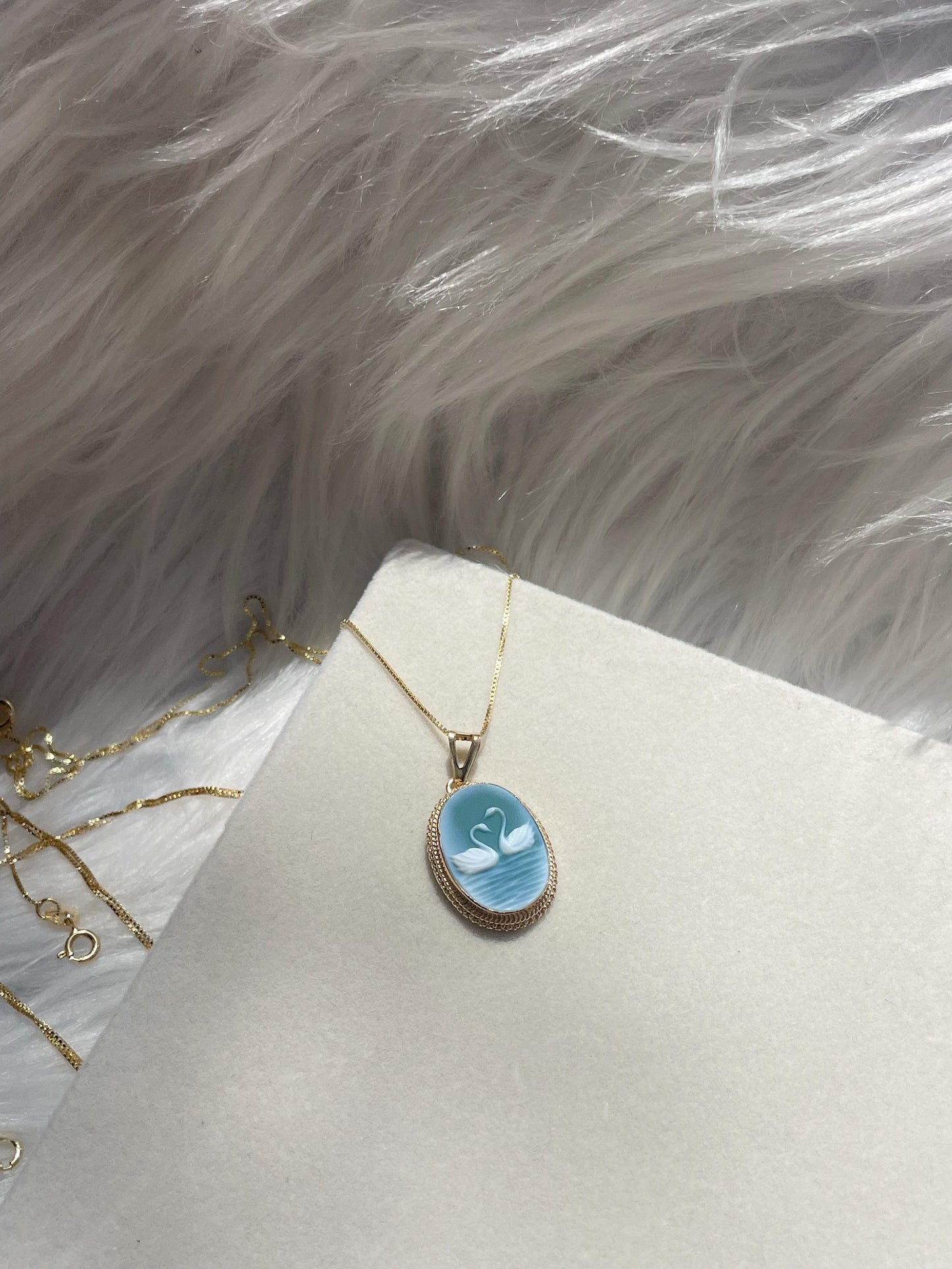 Swan cameo necklace, 18k gold, silver sterling 925, made in Italy, gift for her, bird lover, cameo necklace, animal necklace, swan jewelry