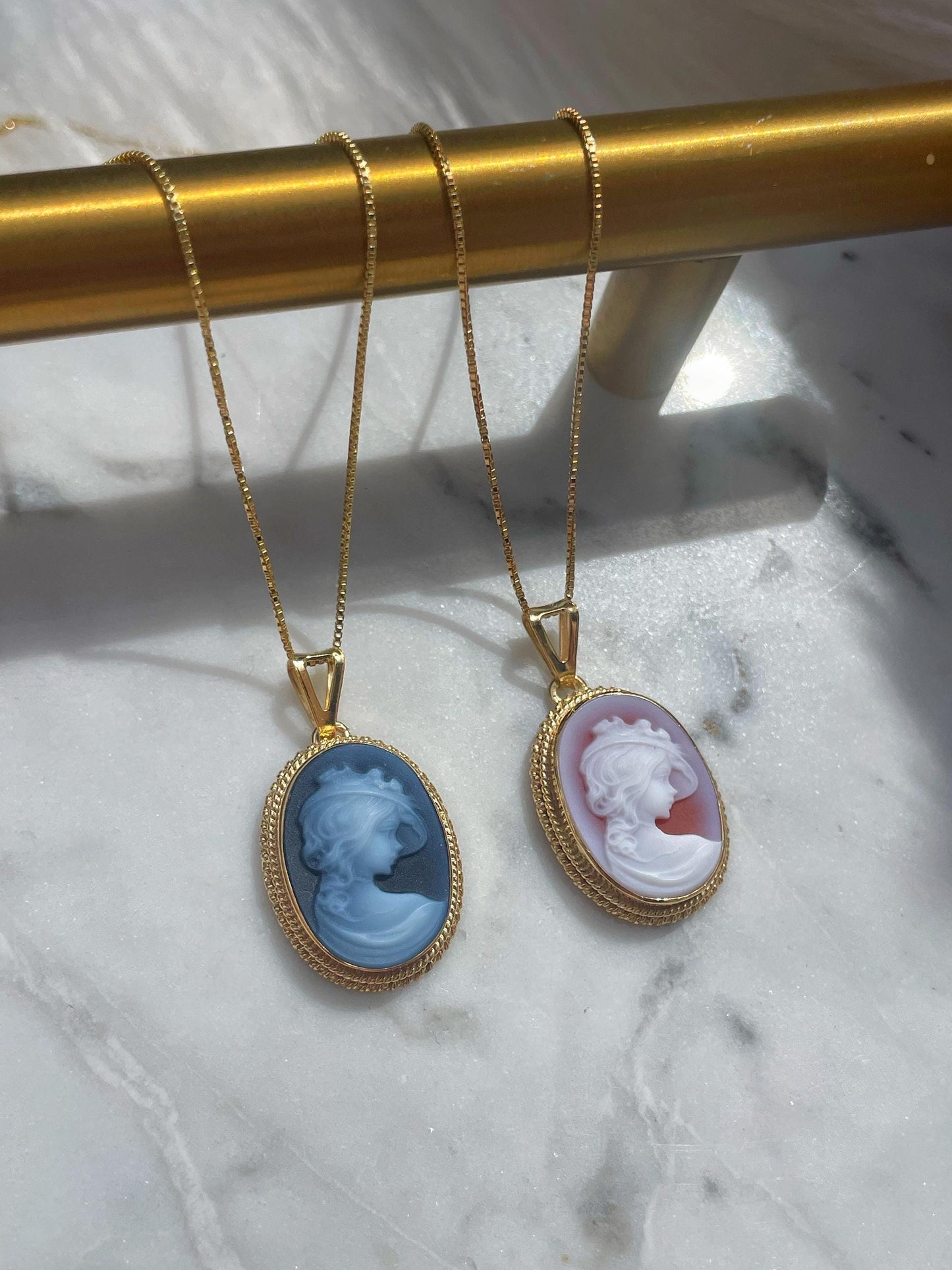 LADY WITH VINTAGE HAT CAMEO NECKLACE