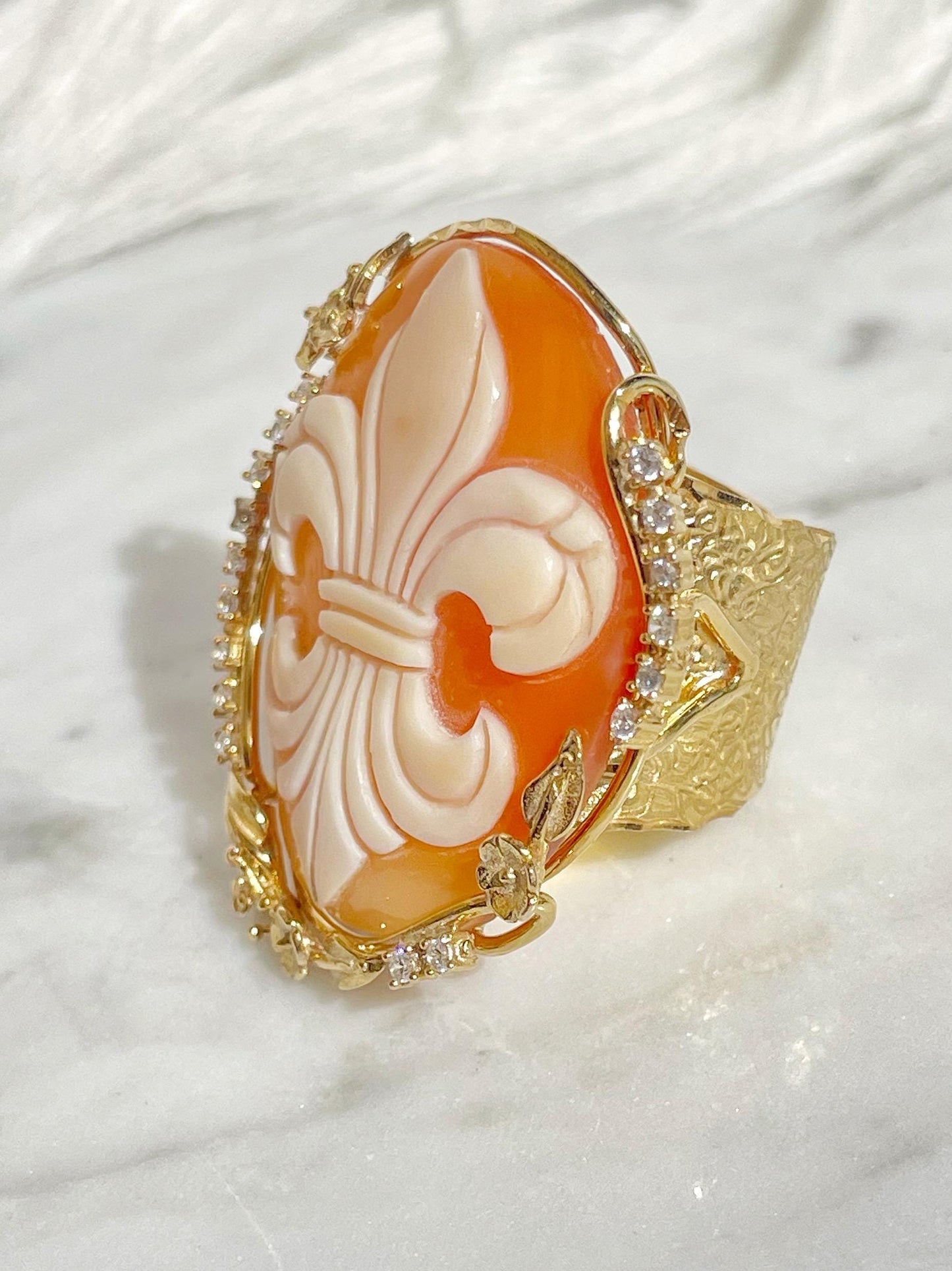 Noble Grace Cameo Ring | Milano Jewelry Week 2025