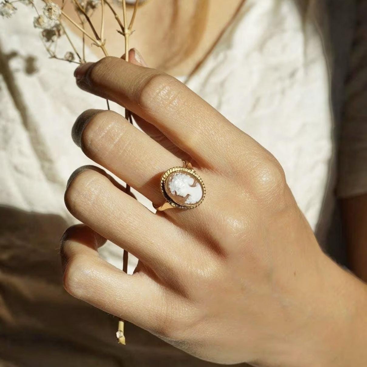Cameo adjustable ring, Cameo Silver frame, handmade custom gift, midi ring, anniversary gift for her, made in Italy, mother jewelry, classic