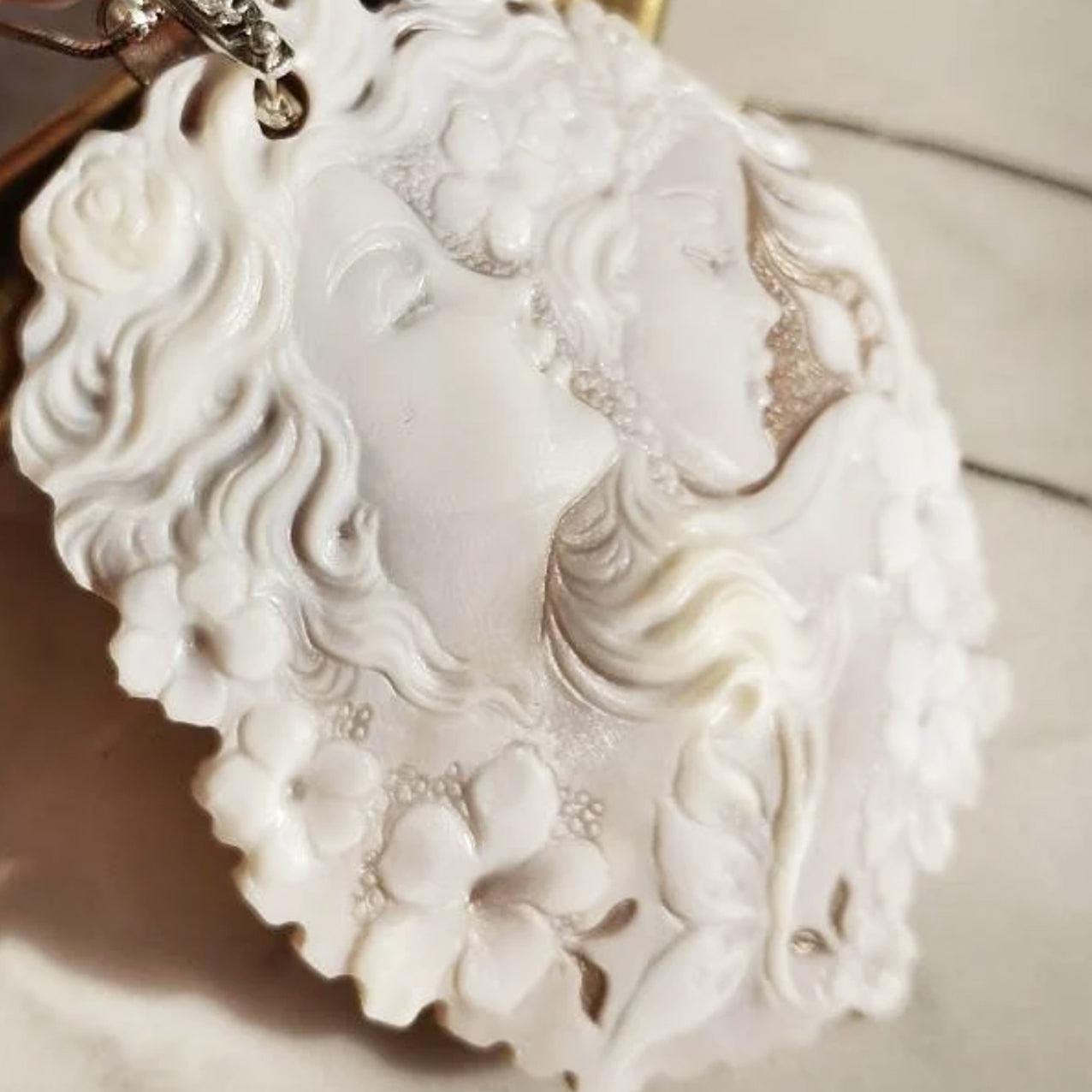 Cameo necklace, mother necklace, genuine sea shell cameo, made in Italy, personalised gift for her, wedding jewelry, bridal necklace, mom
