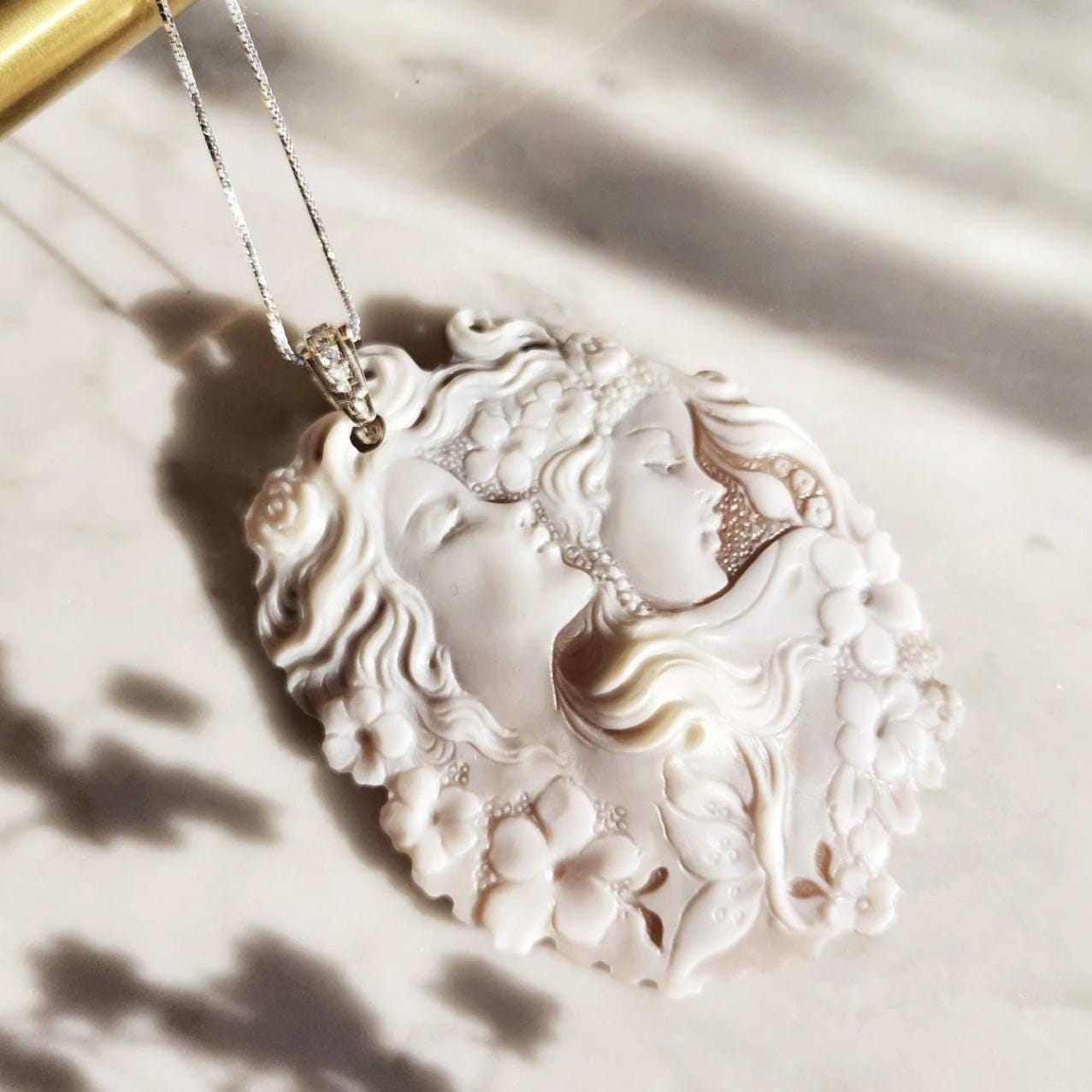 Cameo necklace, mother necklace, genuine sea shell cameo, made in Italy, personalised gift for her, wedding jewelry, bridal necklace, mom