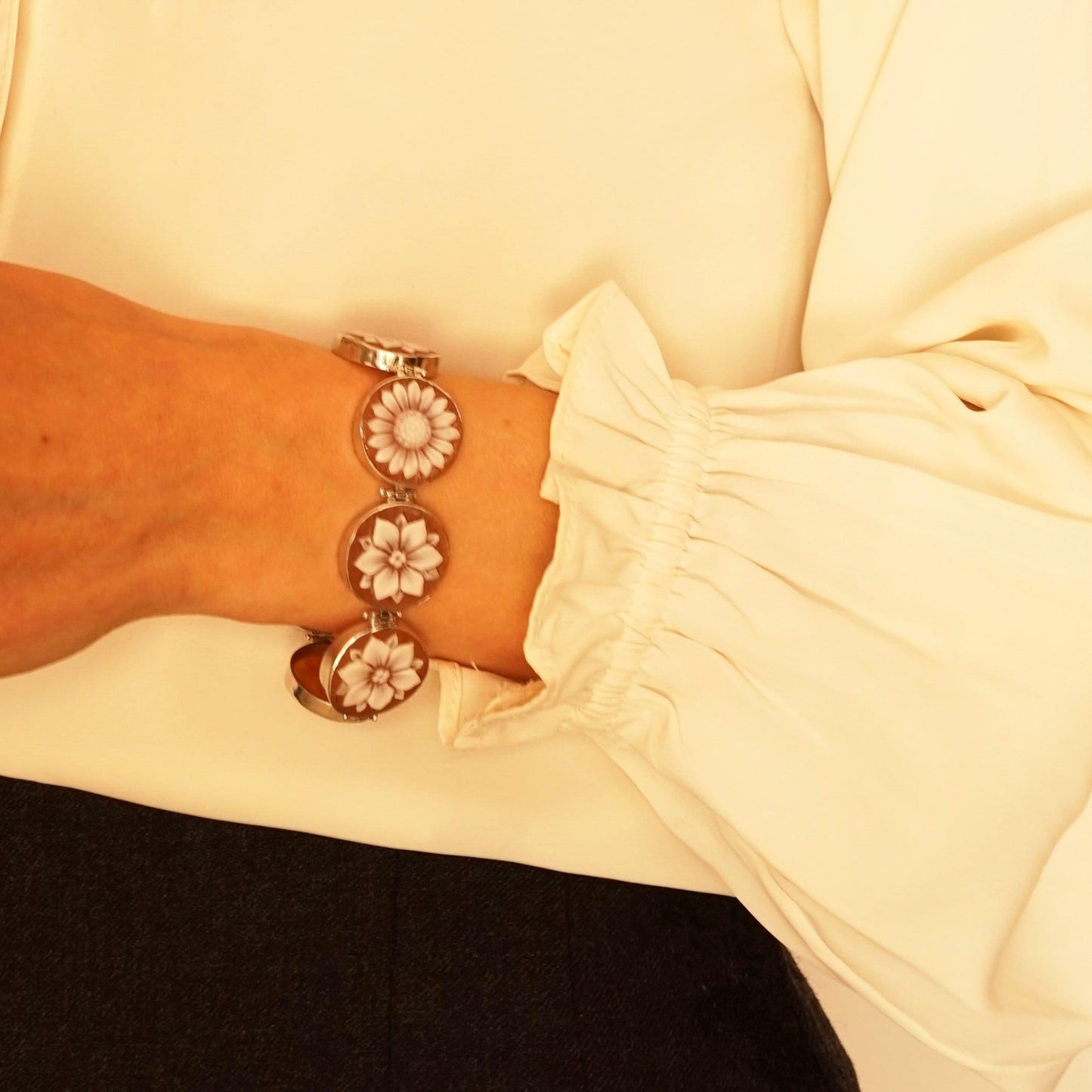 Cameo bracelet, handmade jewelry, wedding anniversary gift, Flower Bracelet, Friendship, custom gifts, made in Italy, bridal jewelry, mom