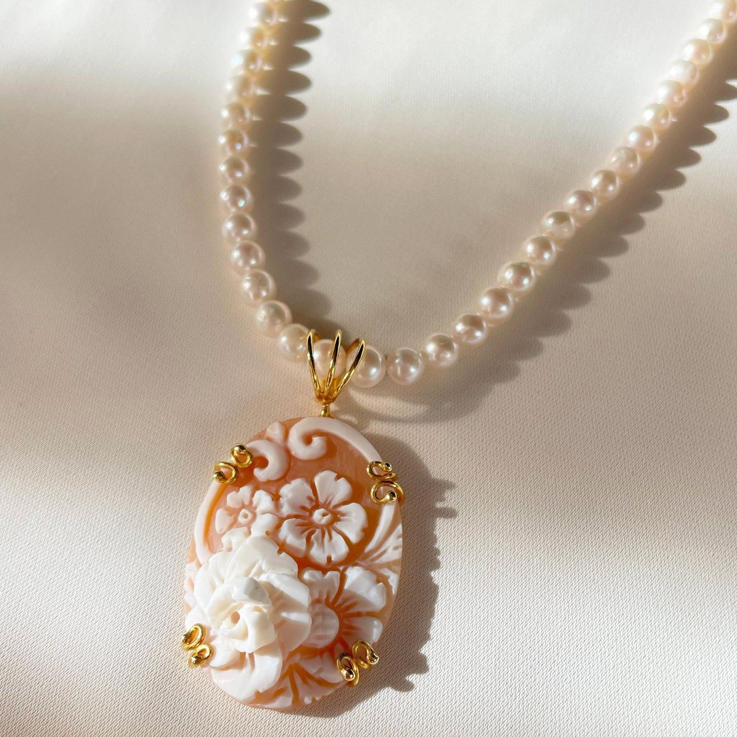 Floral Rose cameo freshwater pearls necklace, personalised gift for her, bridal necklace, wedding, genuine Italian cameo, dainty necklace