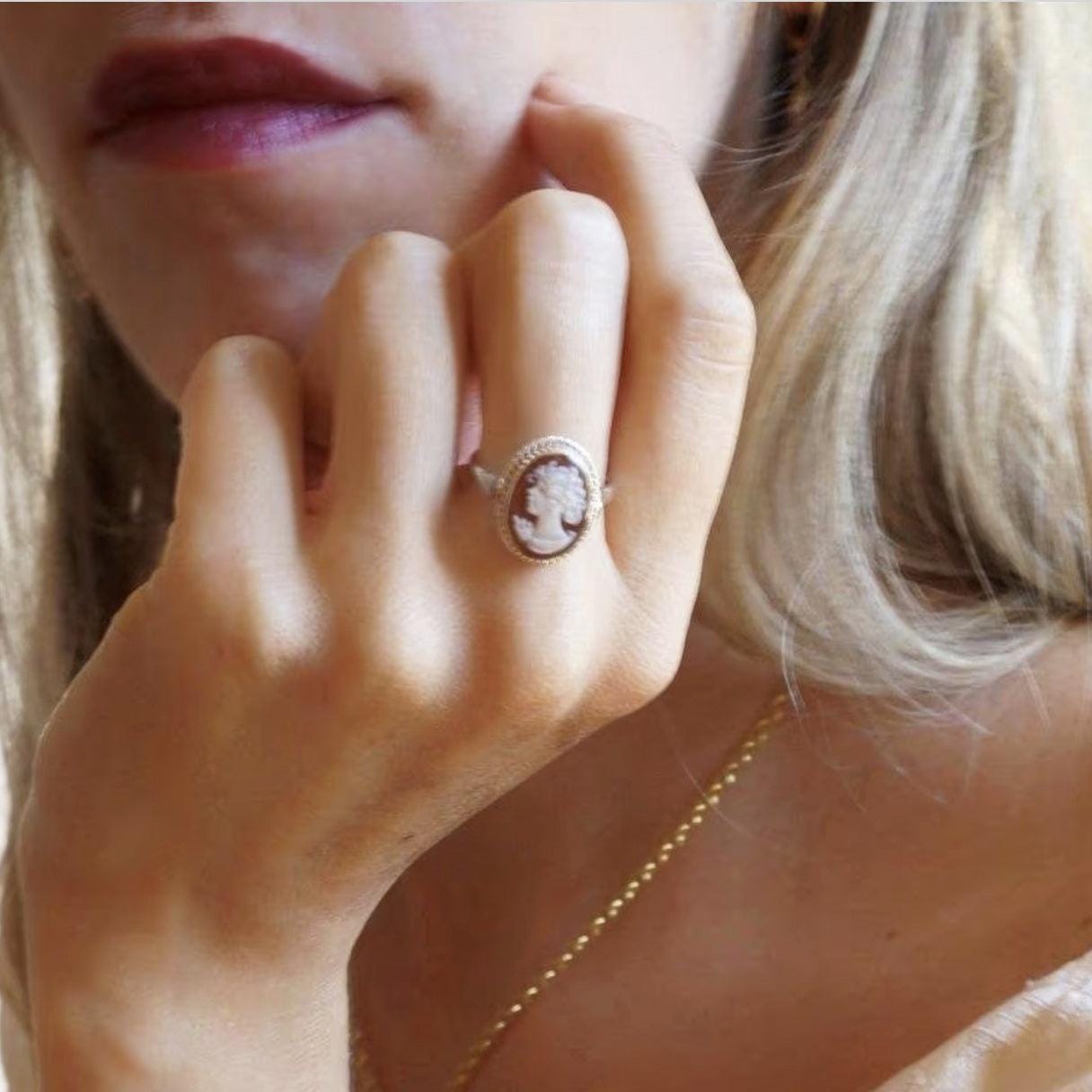 Cameo adjustable ring, Cameo Silver frame, handmade custom gift, midi ring, anniversary gift for her, made in Italy, mother jewelry, classic