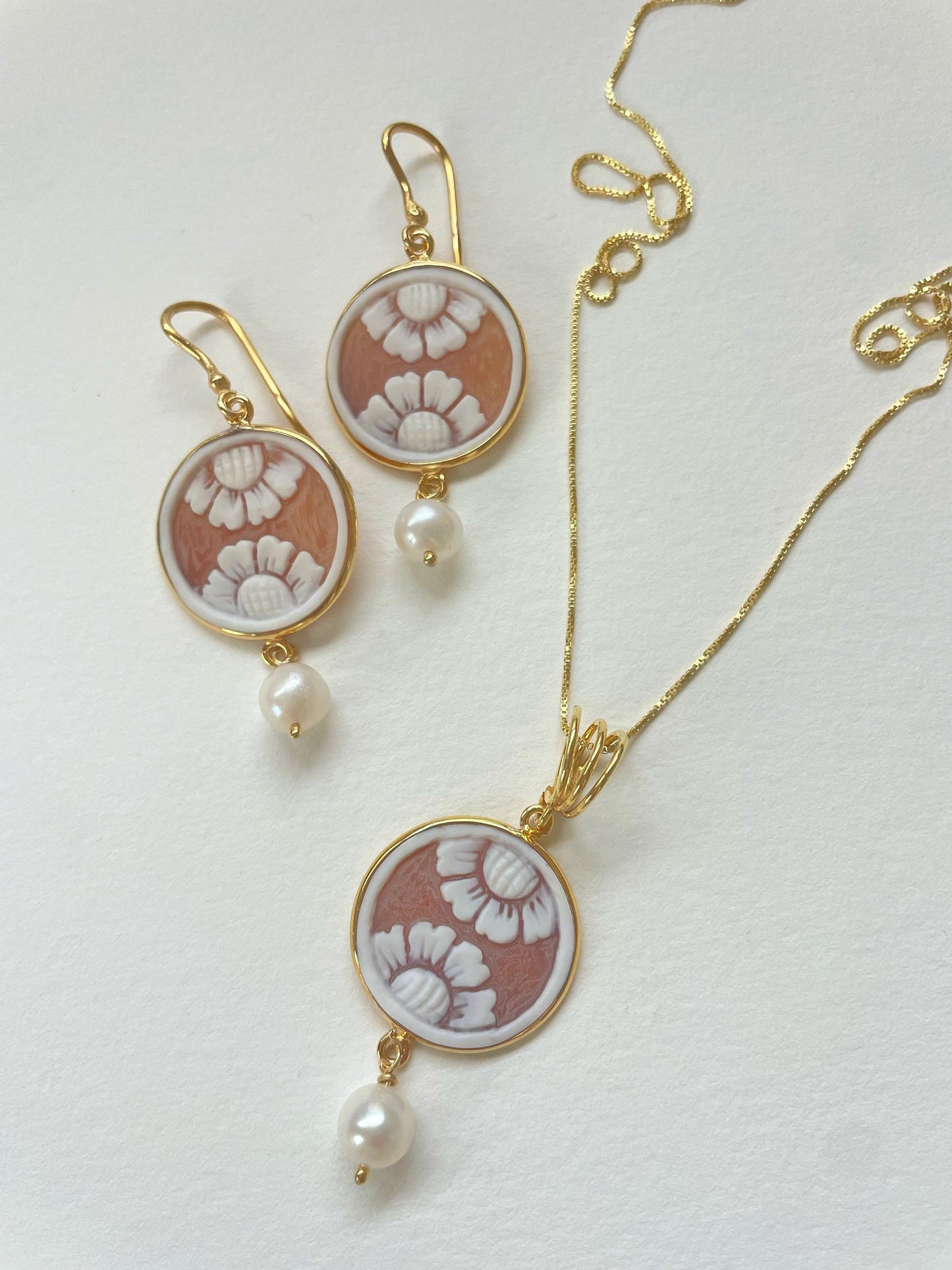 Dainty necklace, Floral cameo necklace, personalised gift for her, bridal necklace, wedding, genuine Italian cameo, jewelry gift set, pearl
