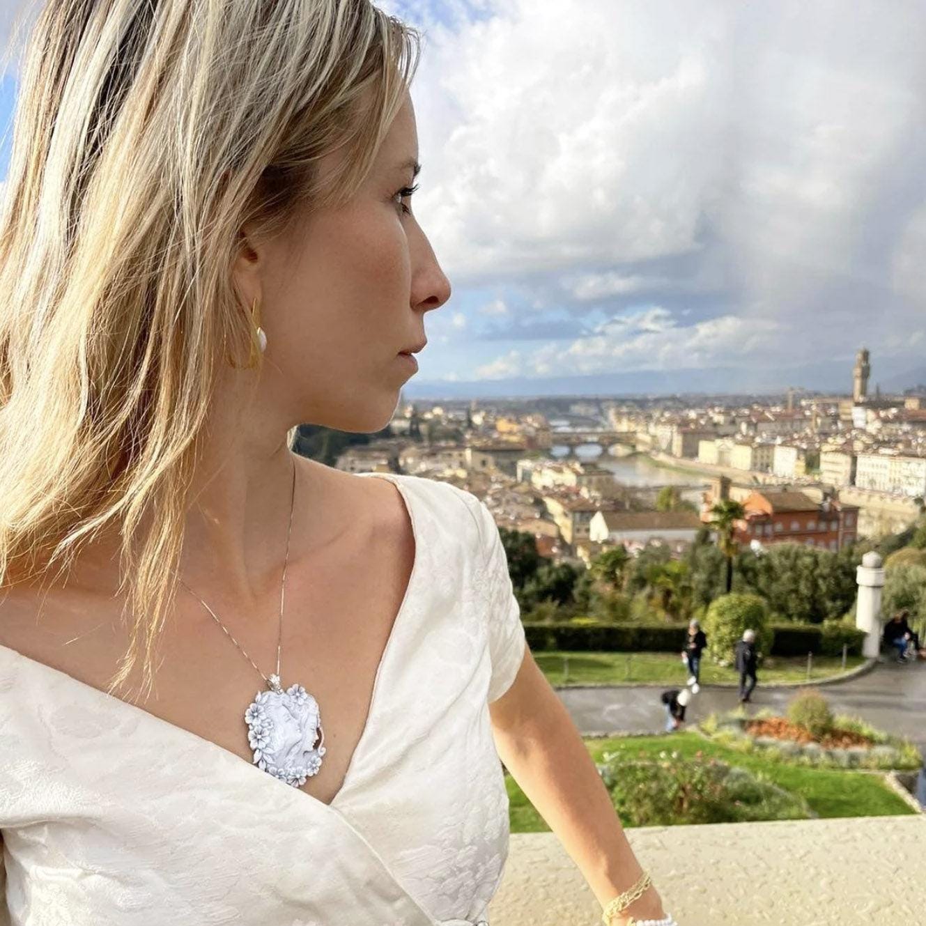 Cameo necklace, mother necklace, genuine sea shell cameo, made in Italy, personalised gift for her, wedding jewelry, bridal necklace, mom