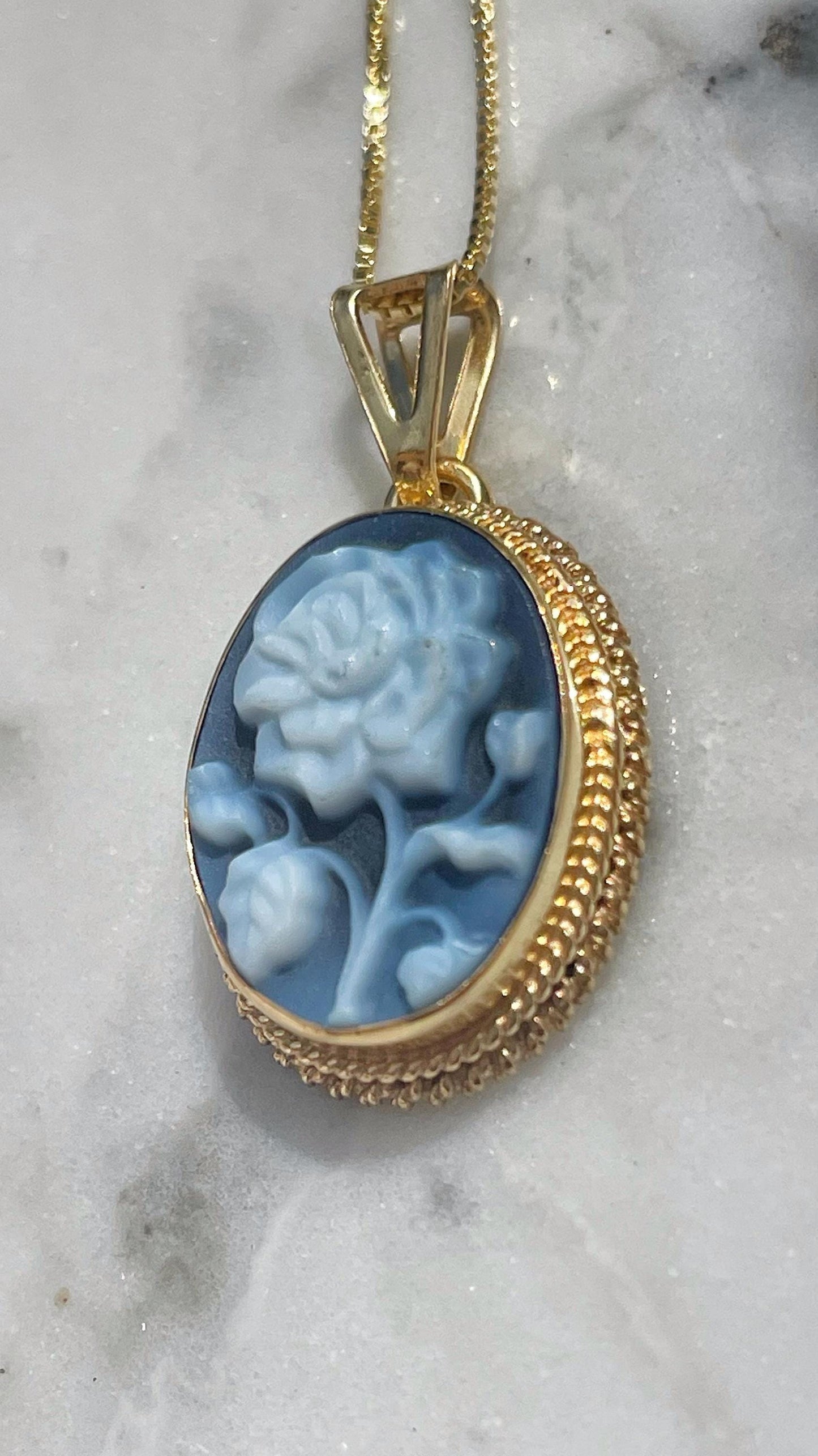 Blue cameo rose necklace, 18k gold jewelry, made in Italy, personalised gift for her, agate cameo, cameé , cameo necklace, gift for Mother