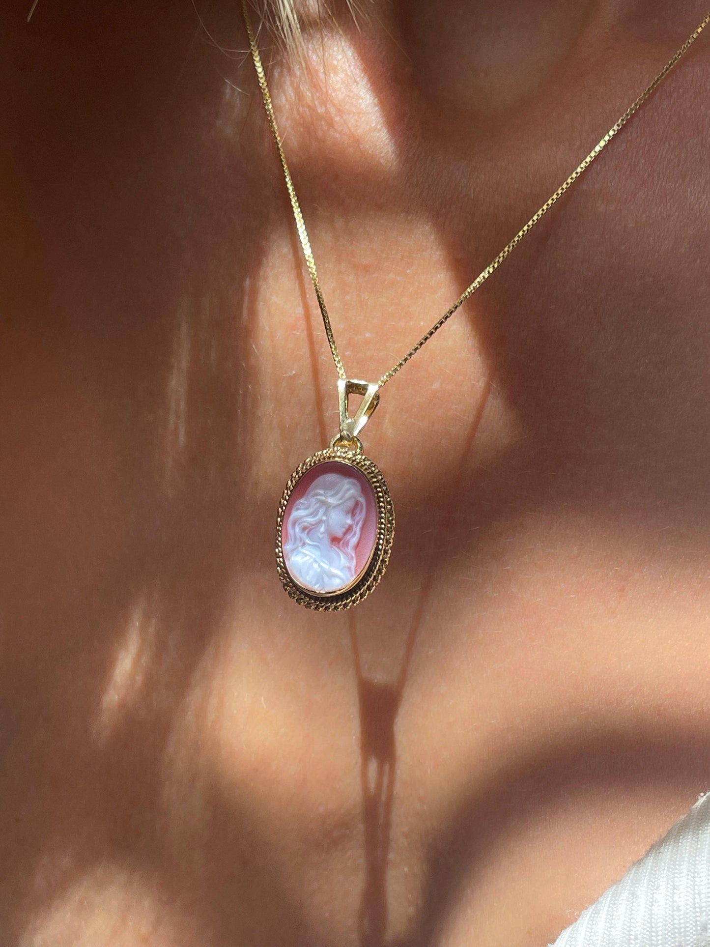 Lady cameo necklace - AnnieMae