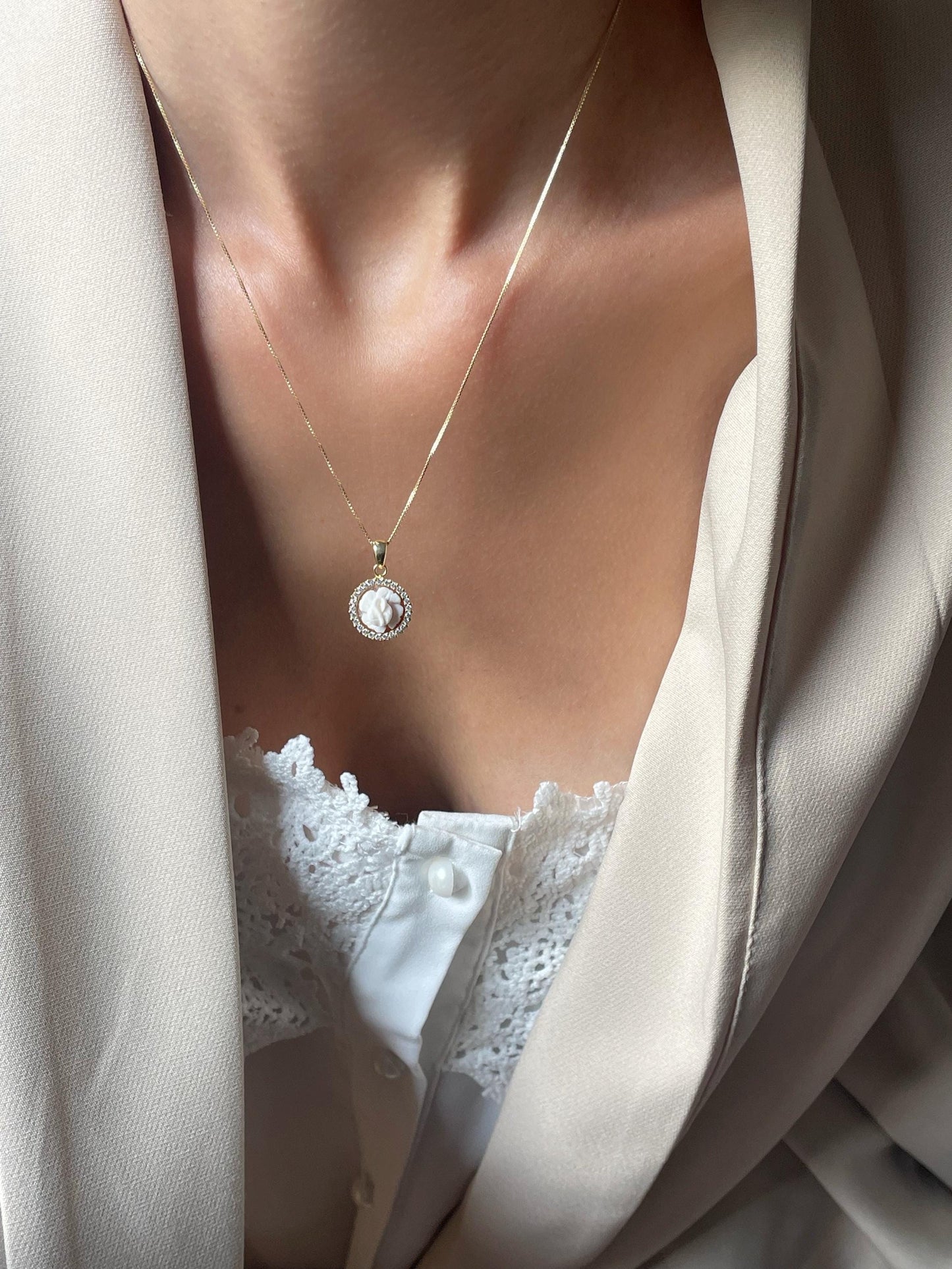 Dainty Cameo necklace, floral necklace, handmade gift, personalised gift, MADE IN ITALY, golden minimalistic necklace, free shipping, mother