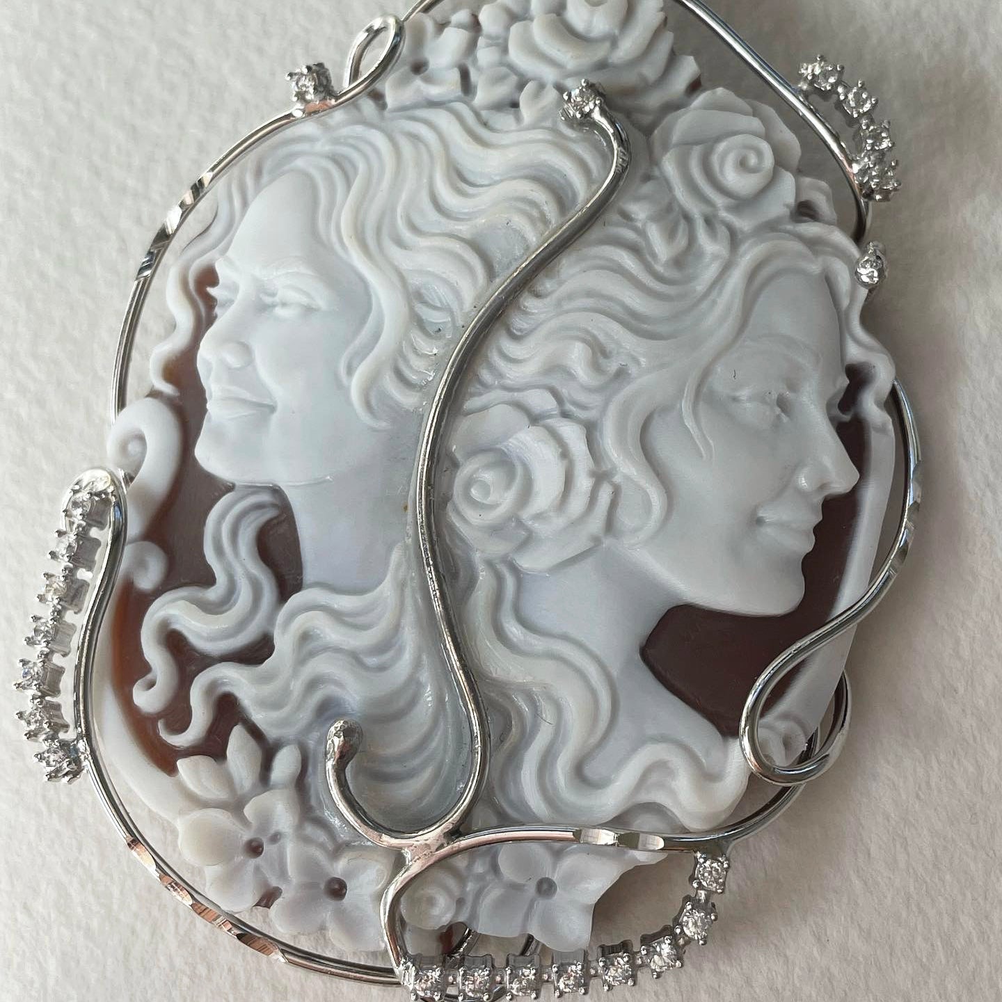 PERSONALISE YOUR CAMEO - FRIENDS