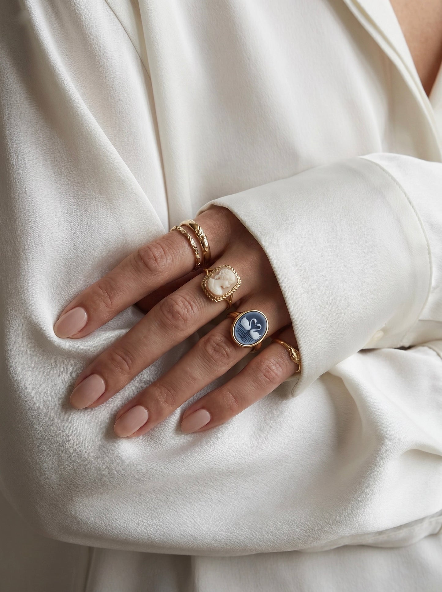 Blue Cameo Swan Ring