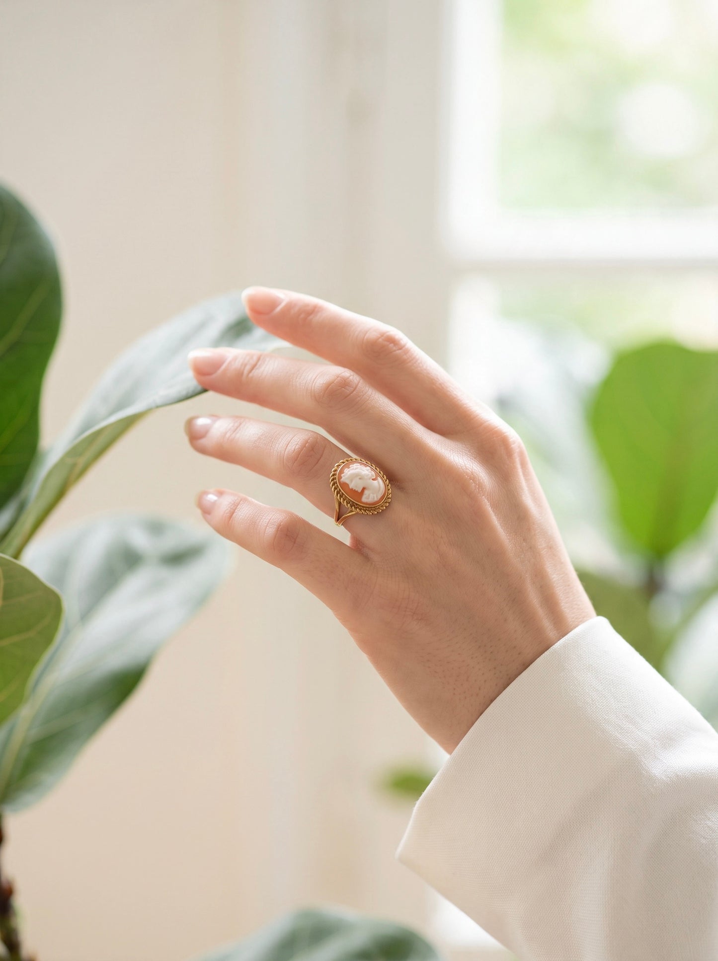 18k Gold Cameo Ring