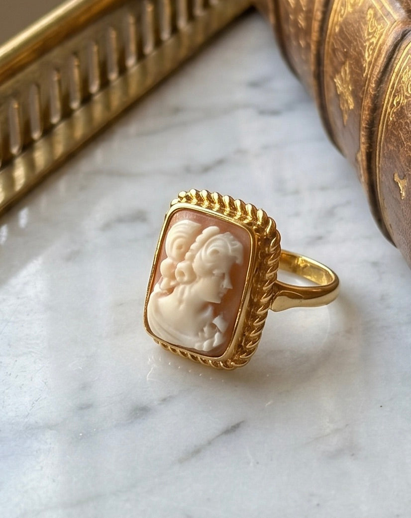 square handmade cameo ring with 18k gold frame, made in italy cameo