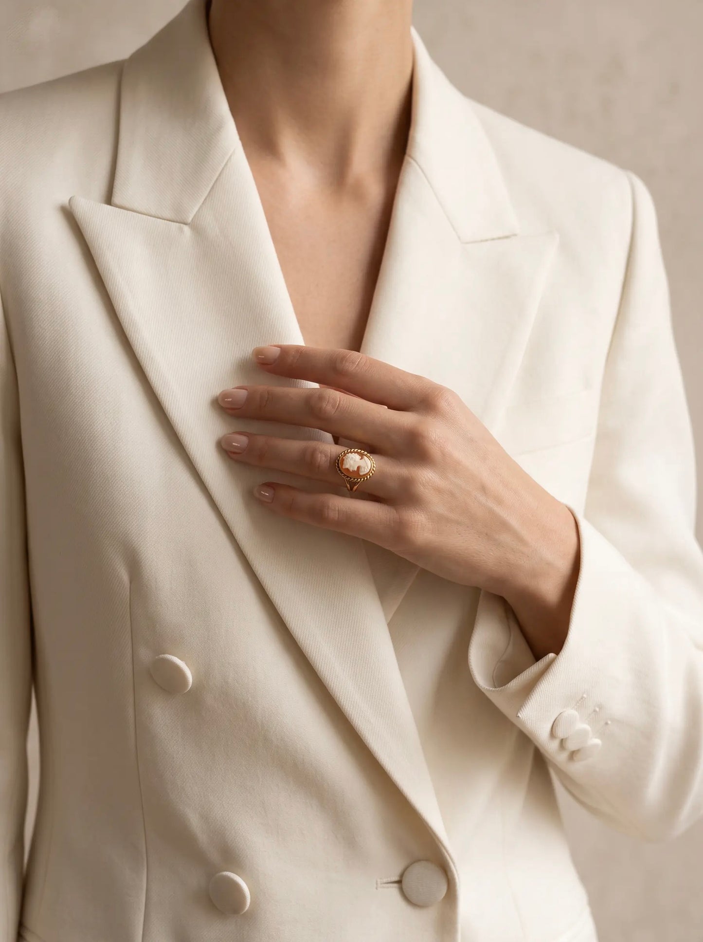 18k Gold Cameo Ring