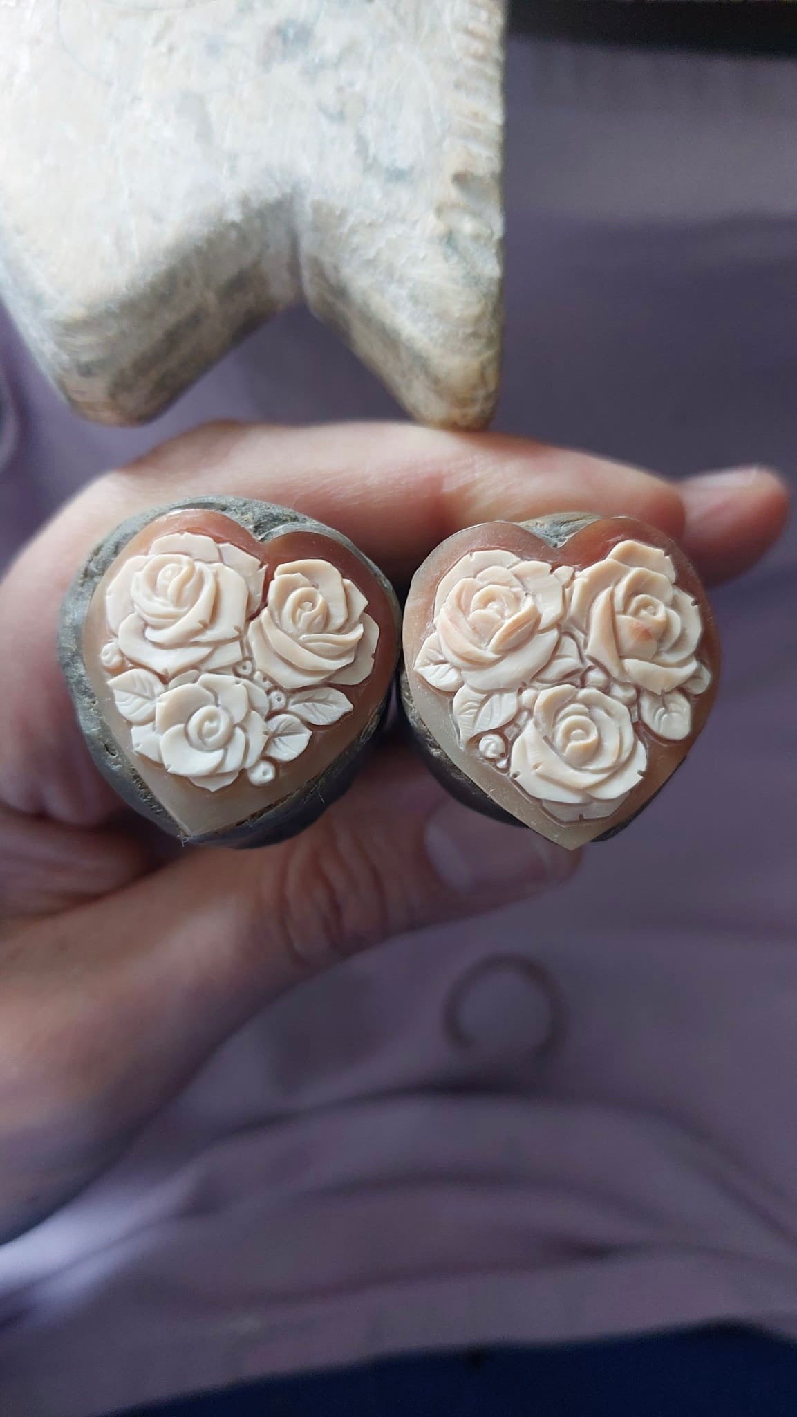 Heart cameo necklace with flowers