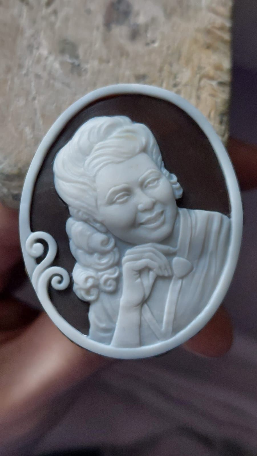 Personalised portrait cameo ring