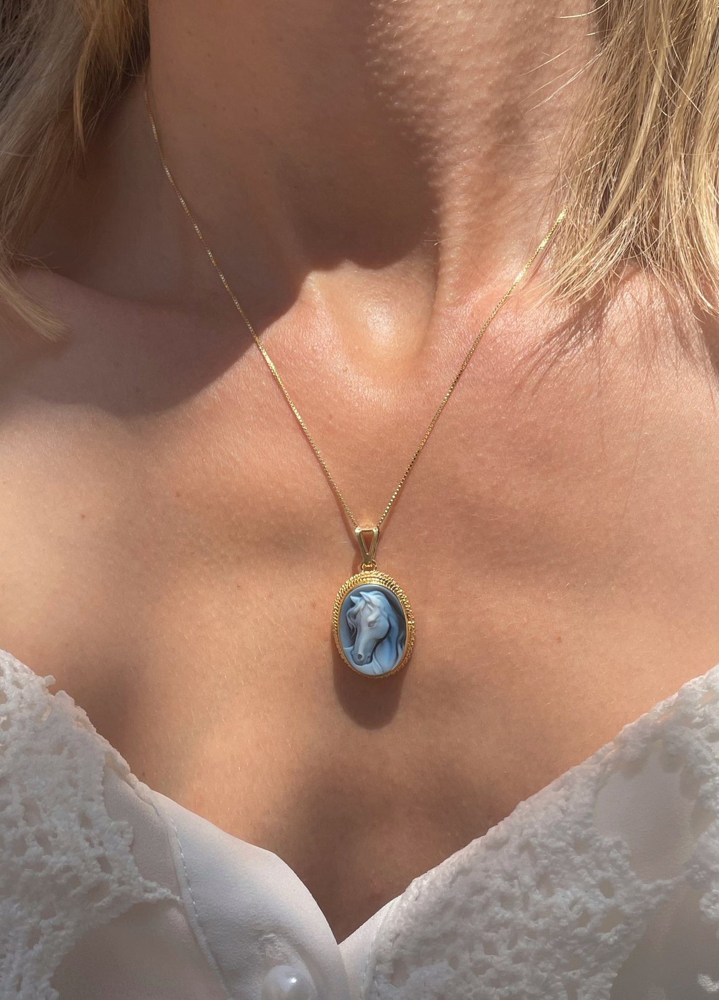 Horse cameo necklace - blue