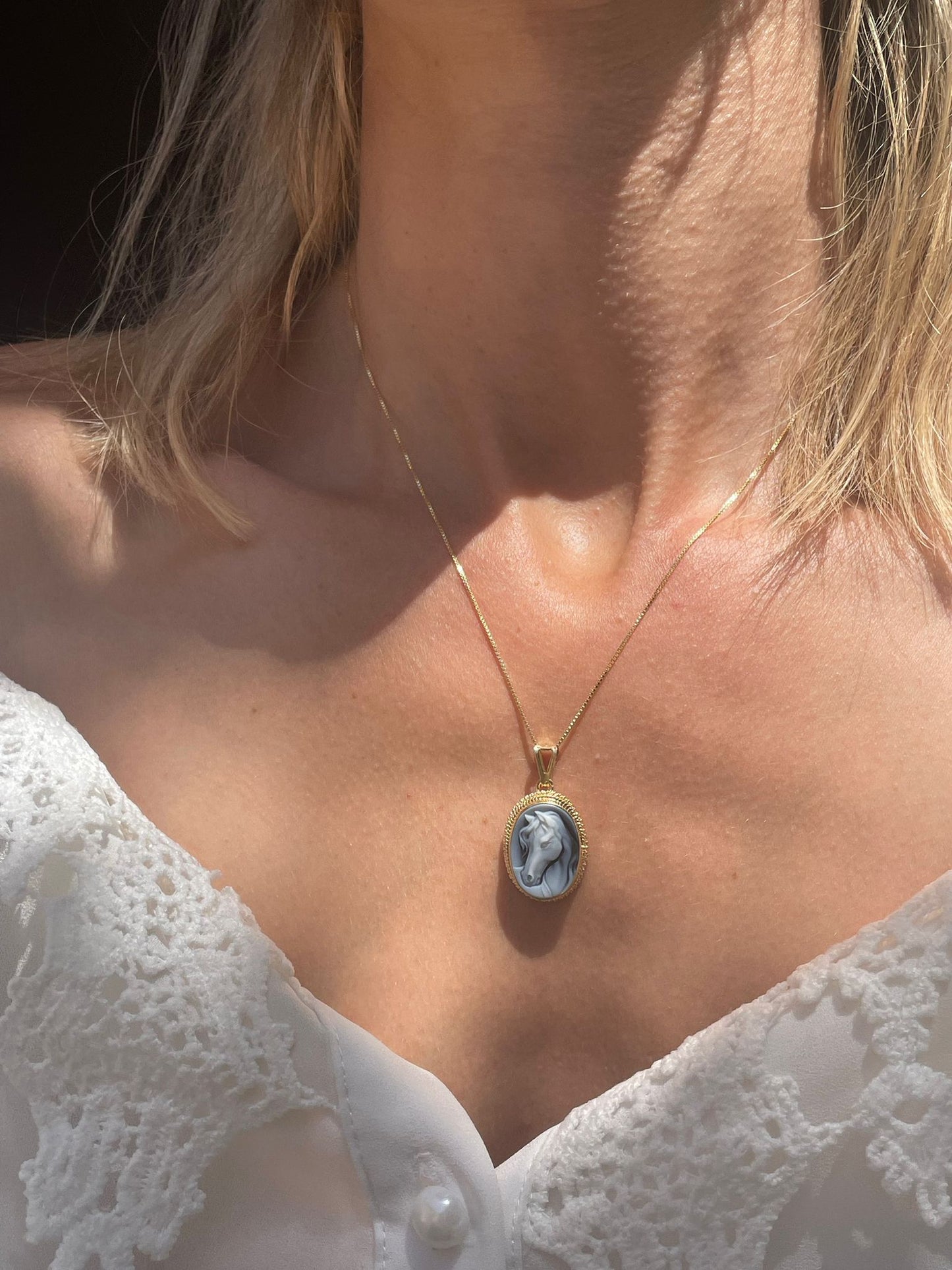 Horse cameo necklace - blue