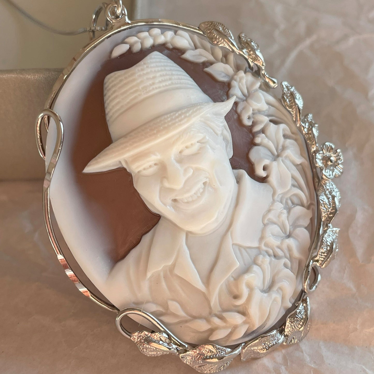 PERSONALISE YOUR CAMEO - FRIENDS