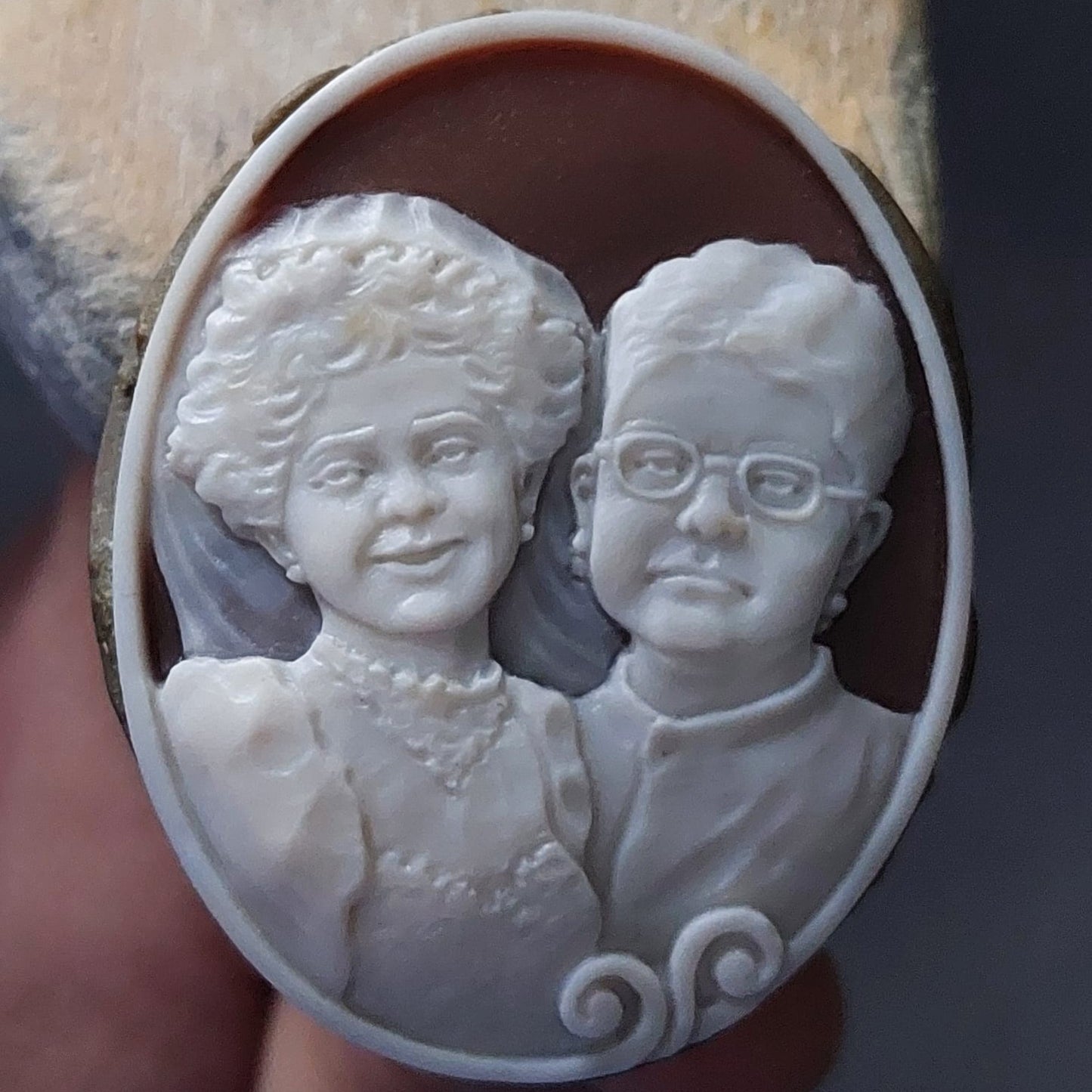 PERSONALISE YOUR CAMEO - COUPLES