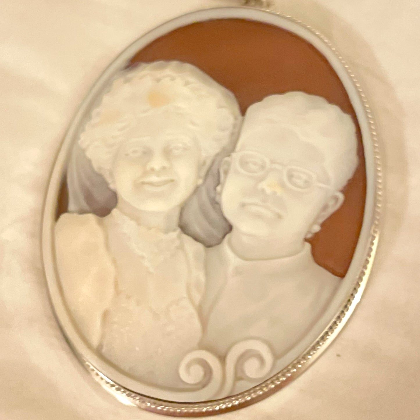 PERSONALISE YOUR CAMEO - COUPLES