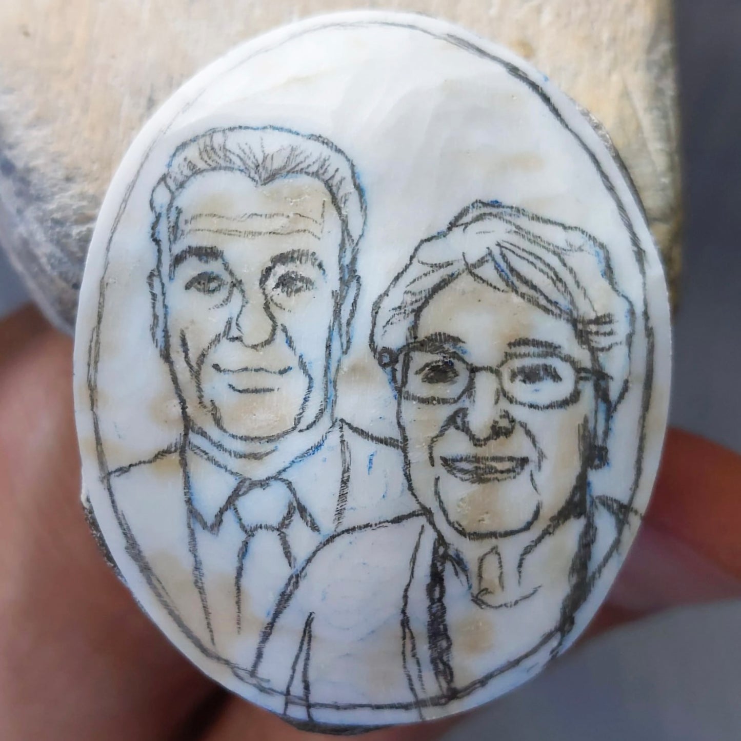 PERSONALISE YOUR CAMEO - COUPLES