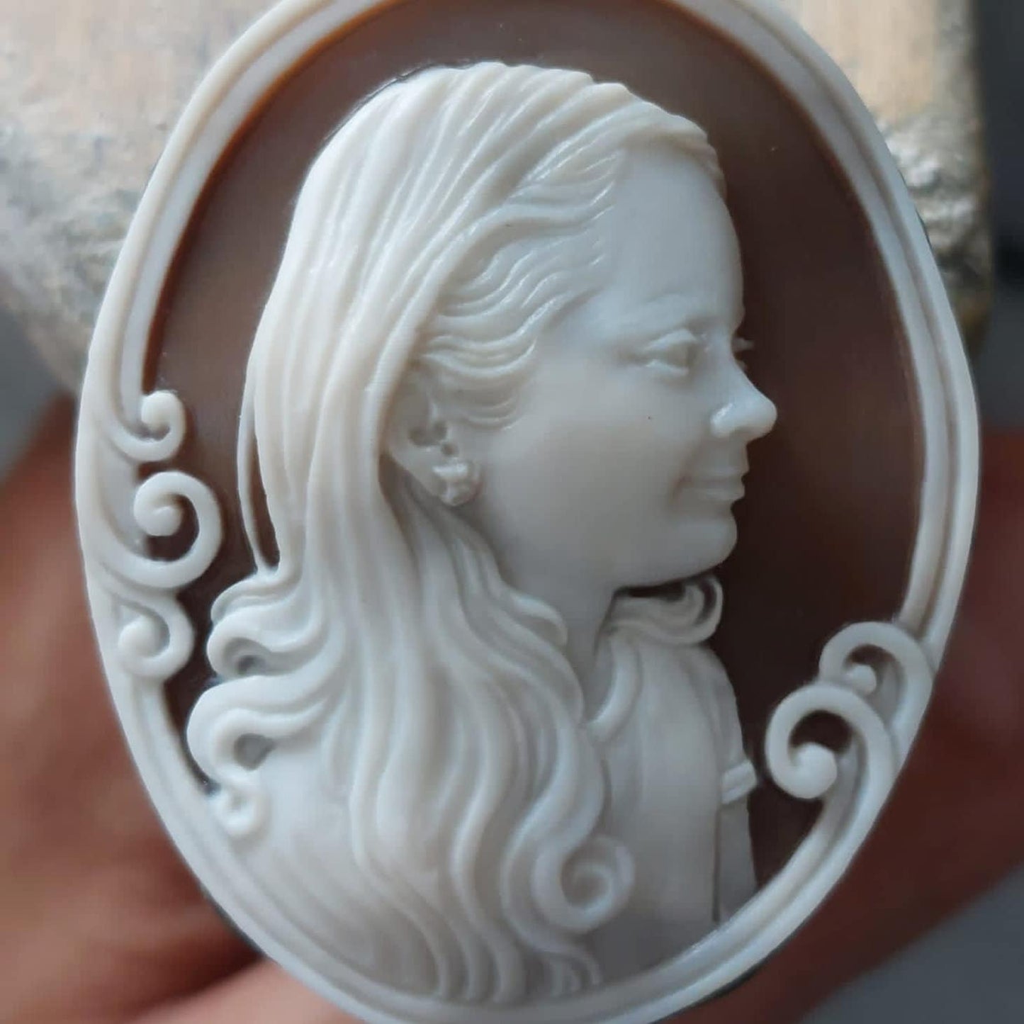 Personalised portrait cameo