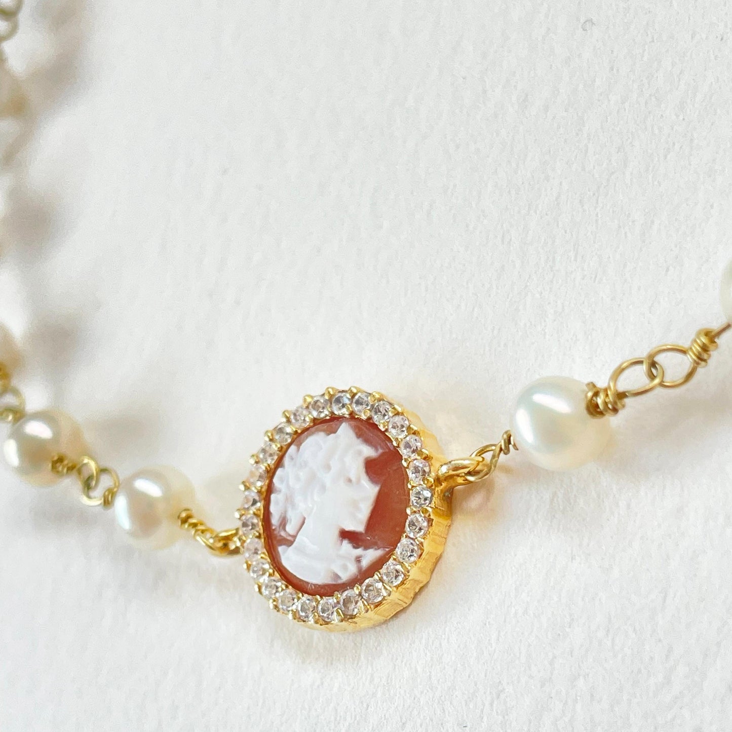 Joanne Cameo pearl set