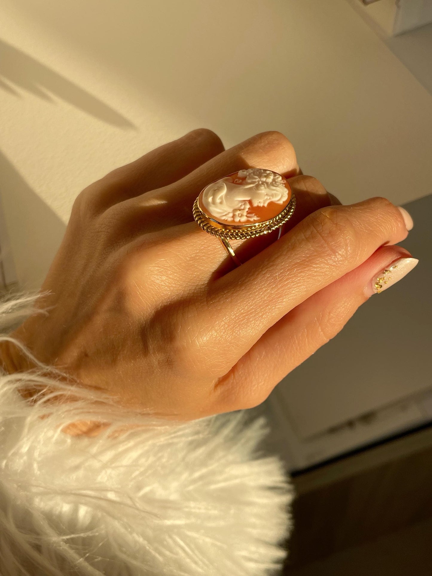 18k Gold Cameo Ring
