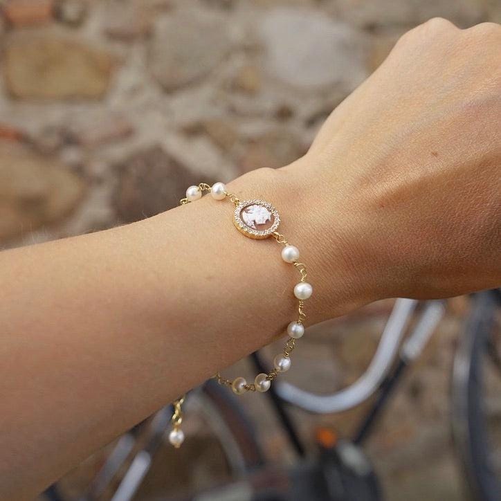 Joanne Cameo pearl set