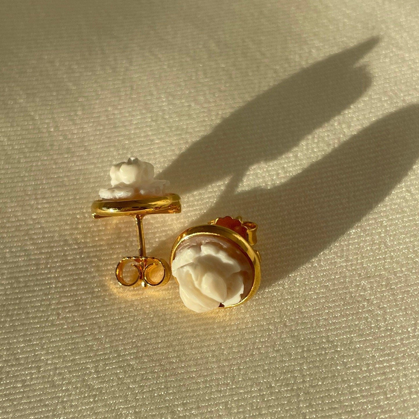 Cameo rose earrings earrings, gold stud earrings, anniversary, wedding gift, made in Italy, rose jewellery, minimalist golden earrings, mom