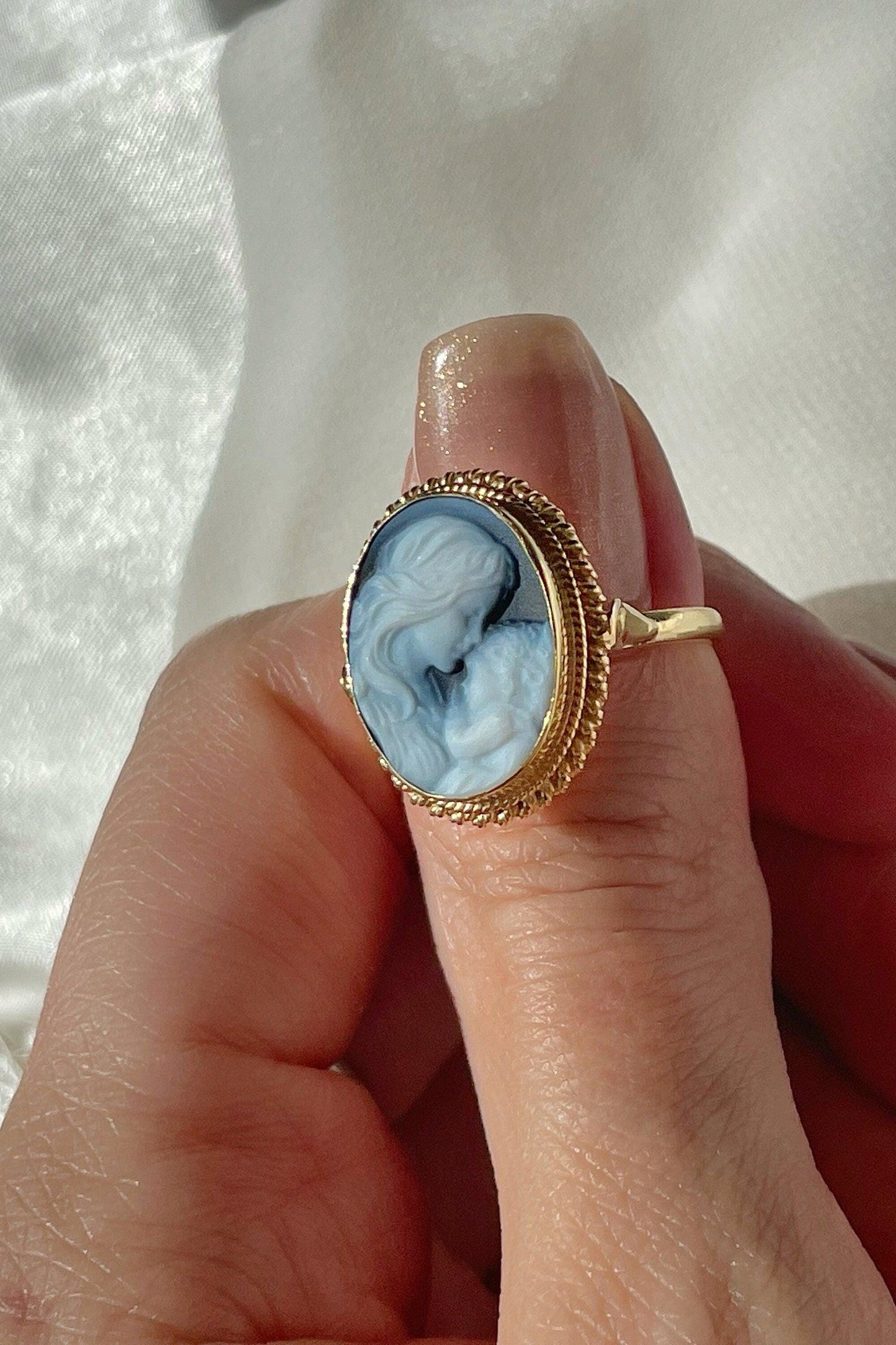 Blue cameo adjustable ring, 18kt gold ring, mother and child, gift for her, made in Italy, Jesus and Mary, baby Jesus ring, Virgin Mary, mom