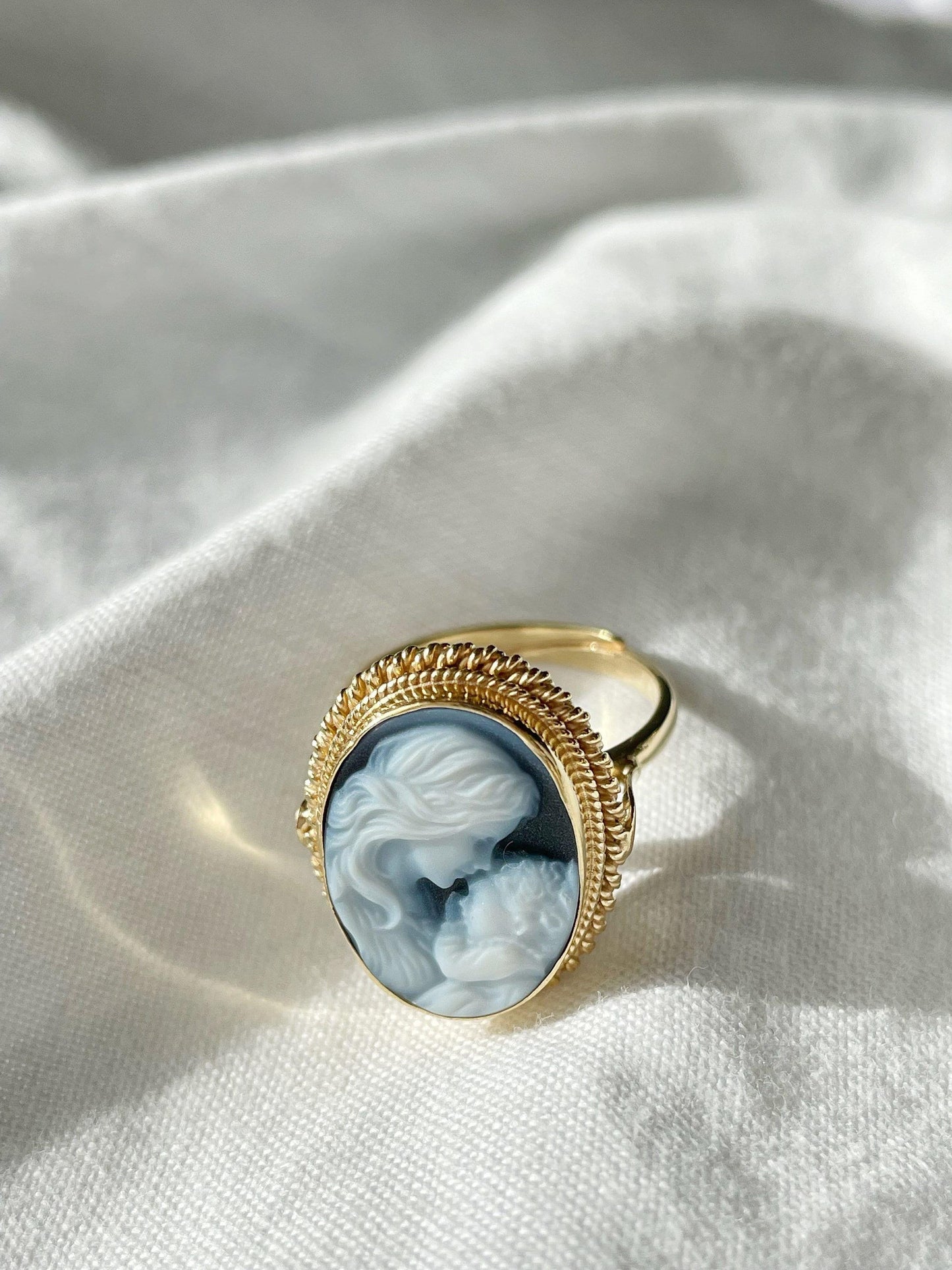 Blue cameo adjustable ring, 18kt gold ring, mother and child, gift for her, made in Italy, Jesus and Mary, baby Jesus ring, Virgin Mary, mom