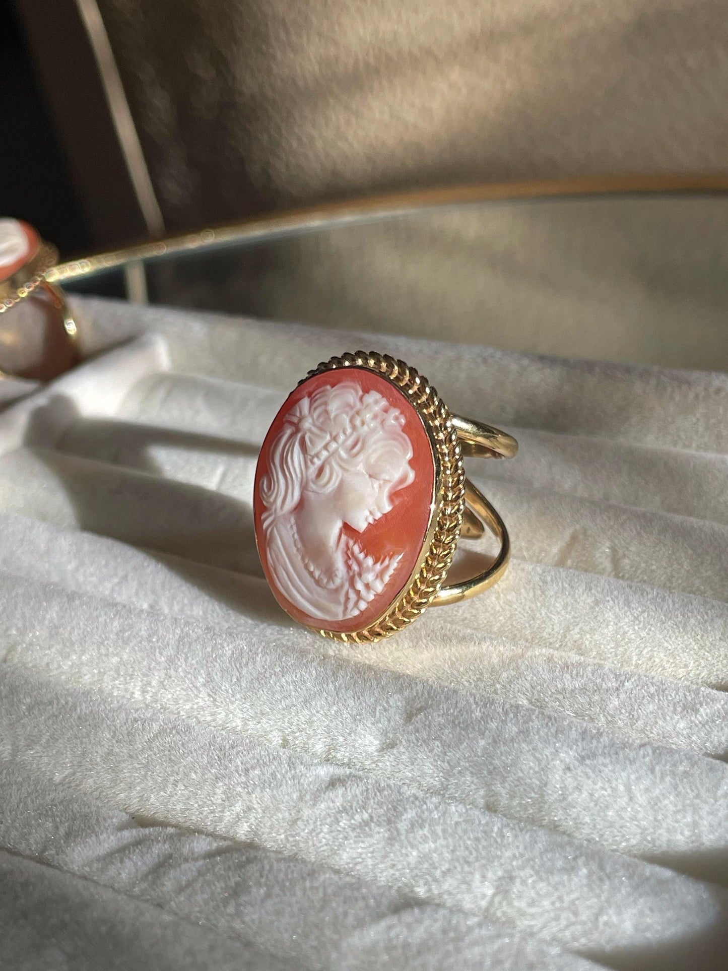 18k Gold Cameo Ring